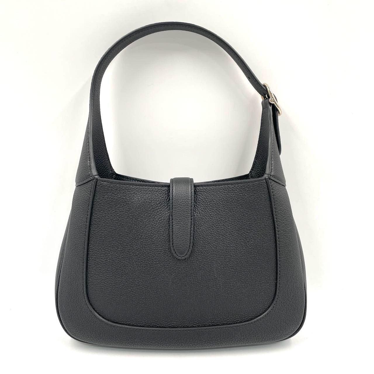 Gucci Jackie 1961 Black Pebbled Leather Bag Small Mai Indossata
 Queste sono foto professionali della borsa offerta da Luxbags.
 
 La borsa Gucci Jackie 1961 Black Small è una rivisitazione moderna di un design iconico. Realizzata in morbida pelle