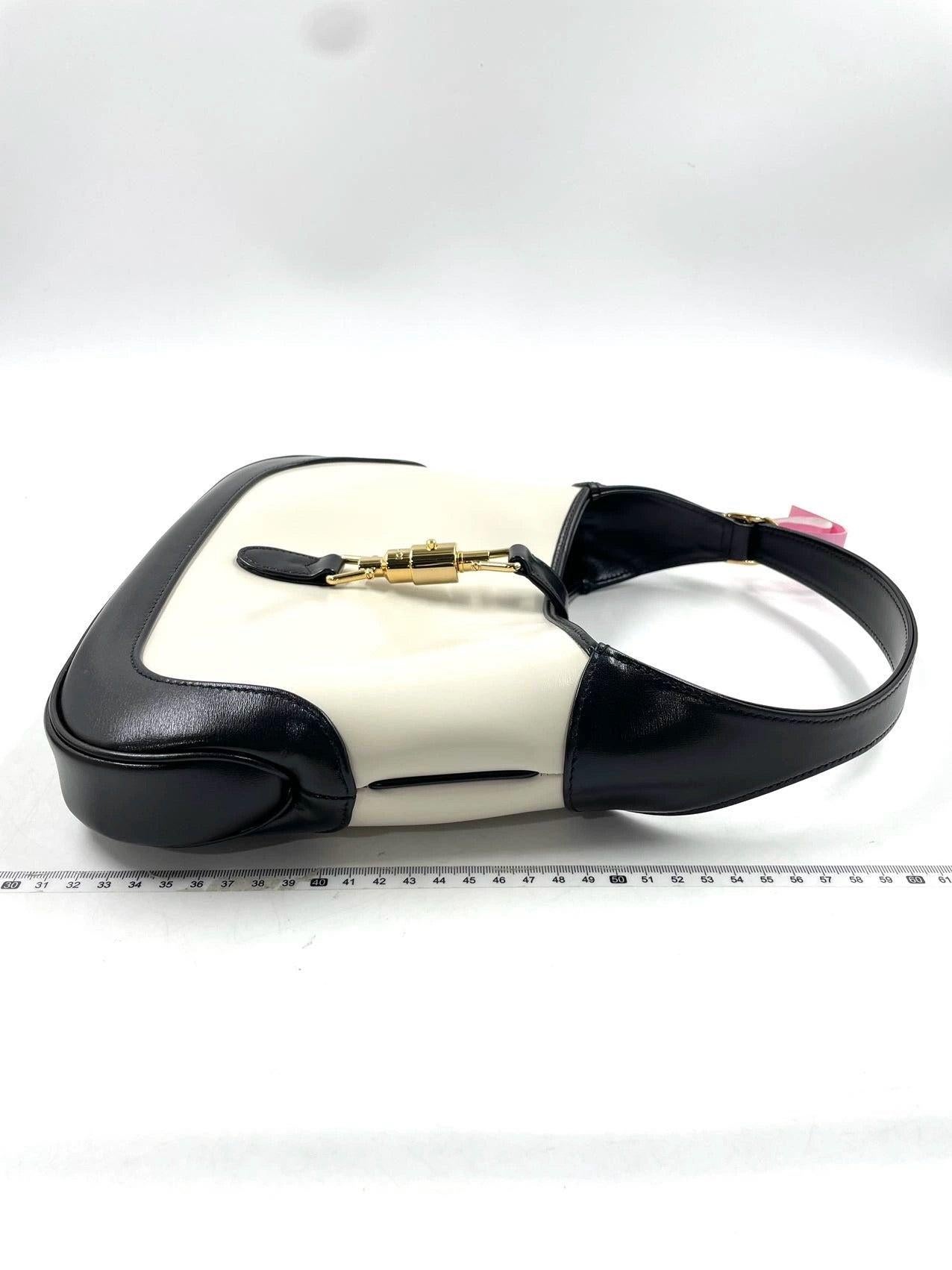 Gucci Jackie 1961 Black & White Leather Bag Small In Excellent Condition In AUBERVILLIERS, FR