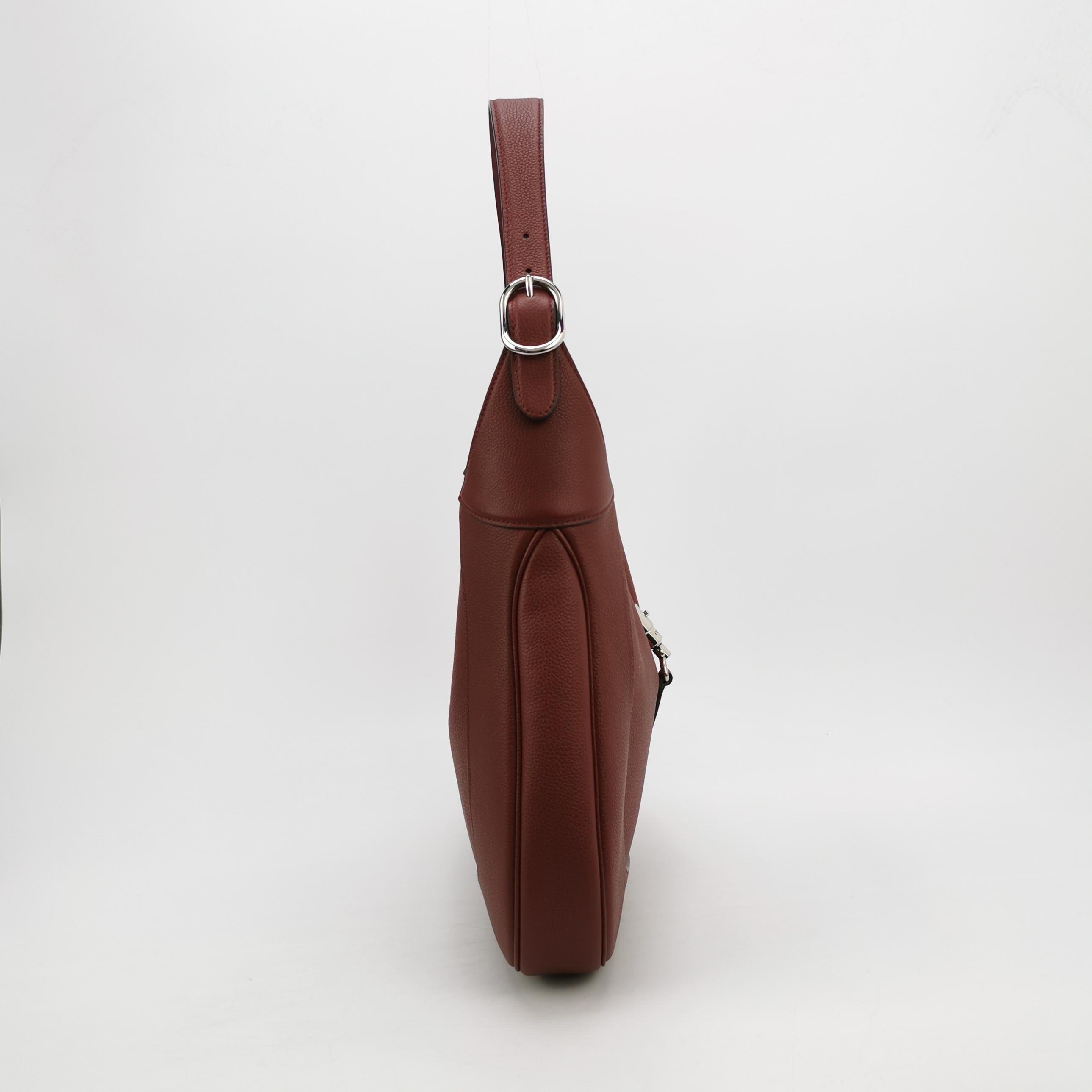 Femenino o masculino Gucci Jackie 1961 Bolso de hombro grande de piel granulada burdeos con correa en venta