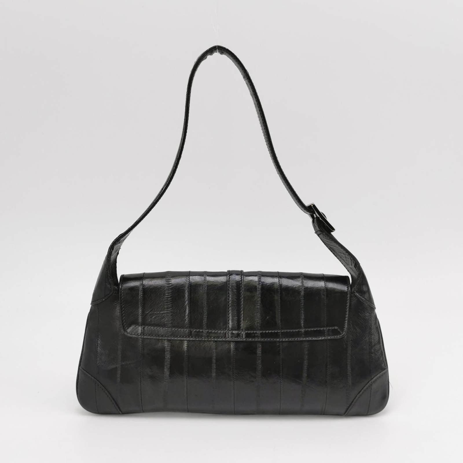 Gucci Jackie 1961 East West Small Leather Shoulder Bag Black (sac à bandoulière en cuir) 1