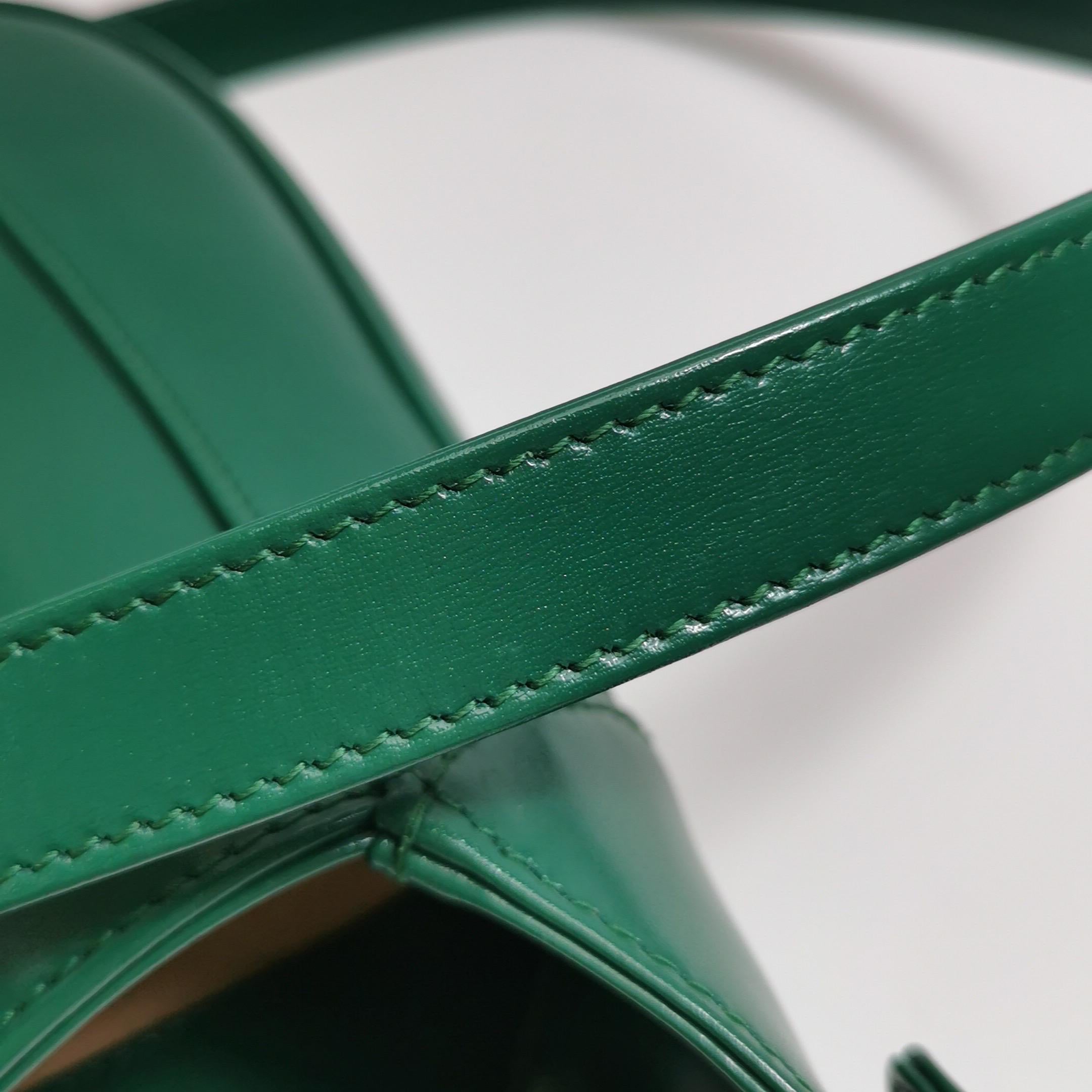 Gucci Jackie 1961 Borsa in pelle verde piccola con tracolla regolabile in vendita 7