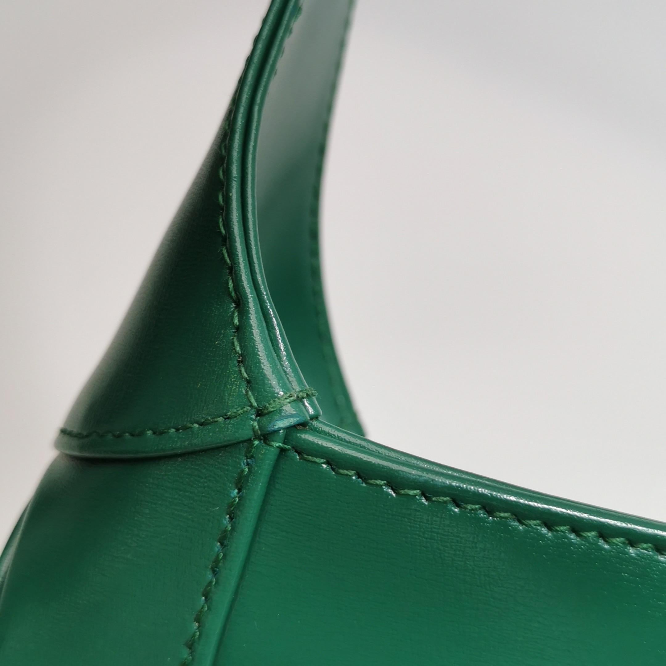 Gucci Jackie 1961 Borsa in pelle verde piccola con tracolla regolabile in vendita 12