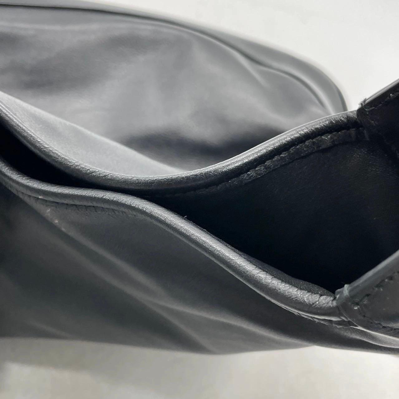 Gucci Jackie 1961 Large in pelle di vitello nera con cinturino lungo in vendita 6