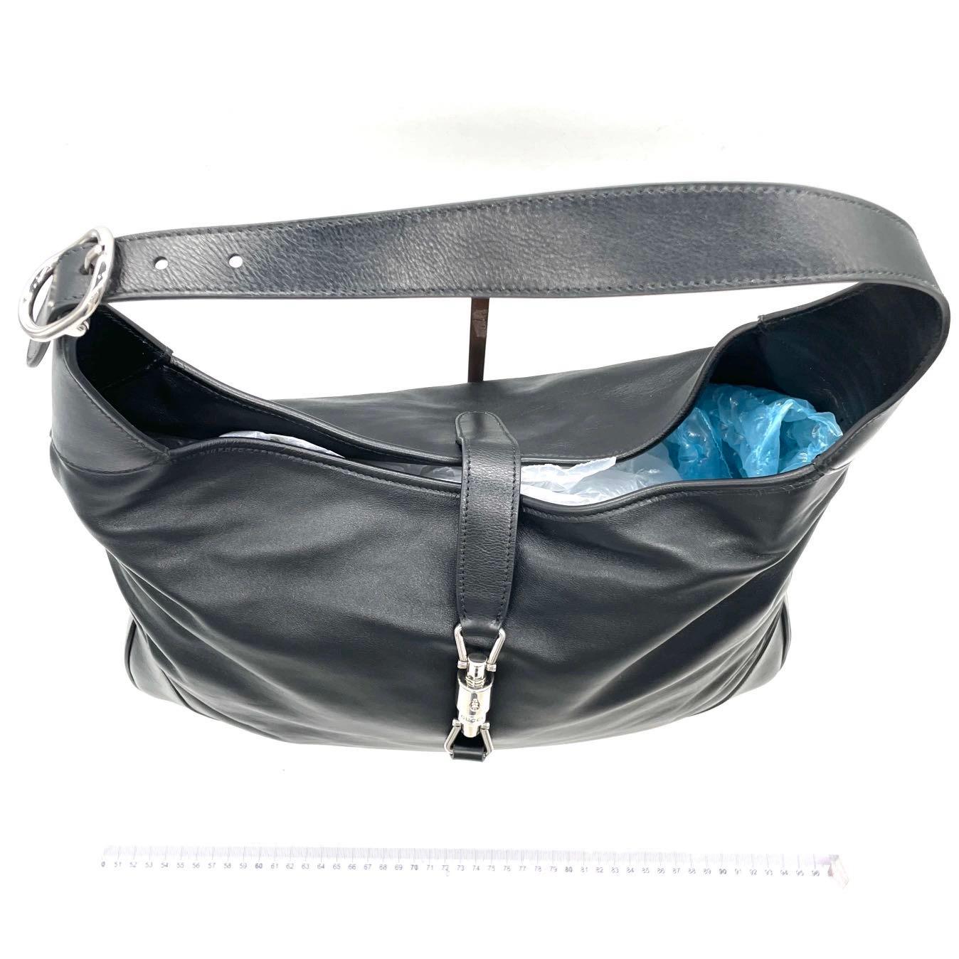 Nero Gucci Jackie 1961 Large in pelle di vitello nera con cinturino lungo in vendita