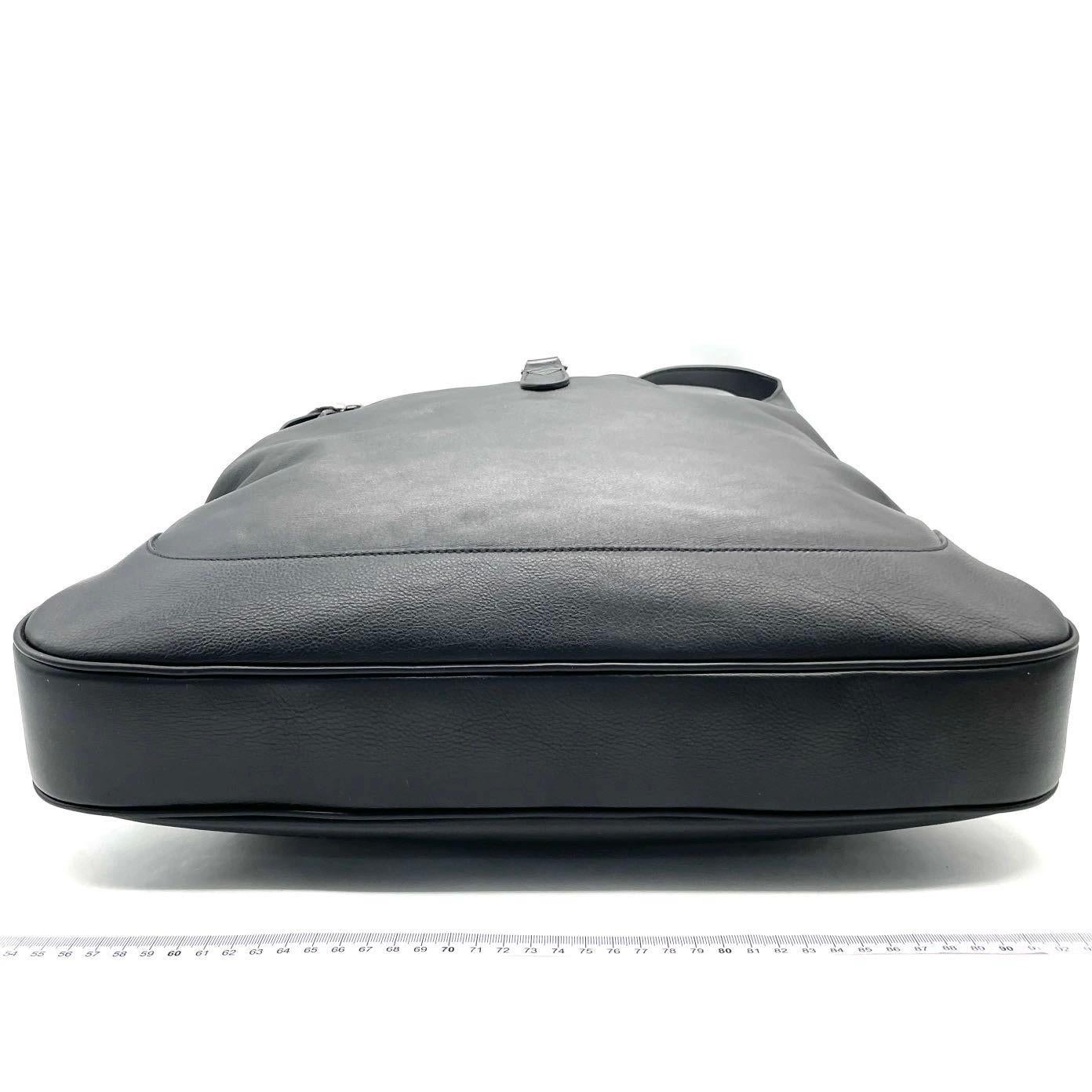 Gucci Jackie 1961 Large in pelle di vitello nera con cinturino lungo In condizioni ottime in vendita a AUBERVILLIERS, FR