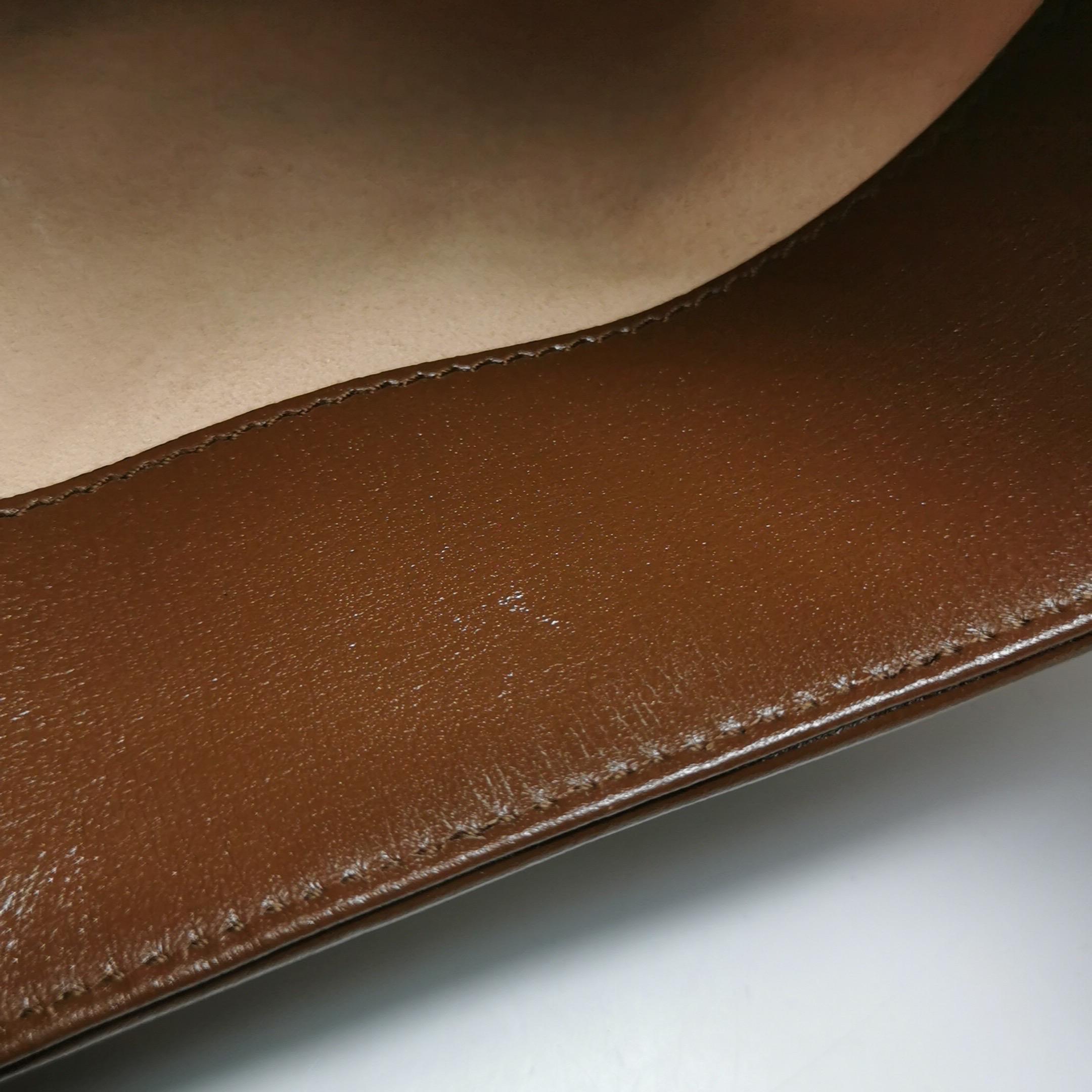 Gucci Jackie 1961 Large toile en cuir marron et Monogramme avec longue lanière en vente 5