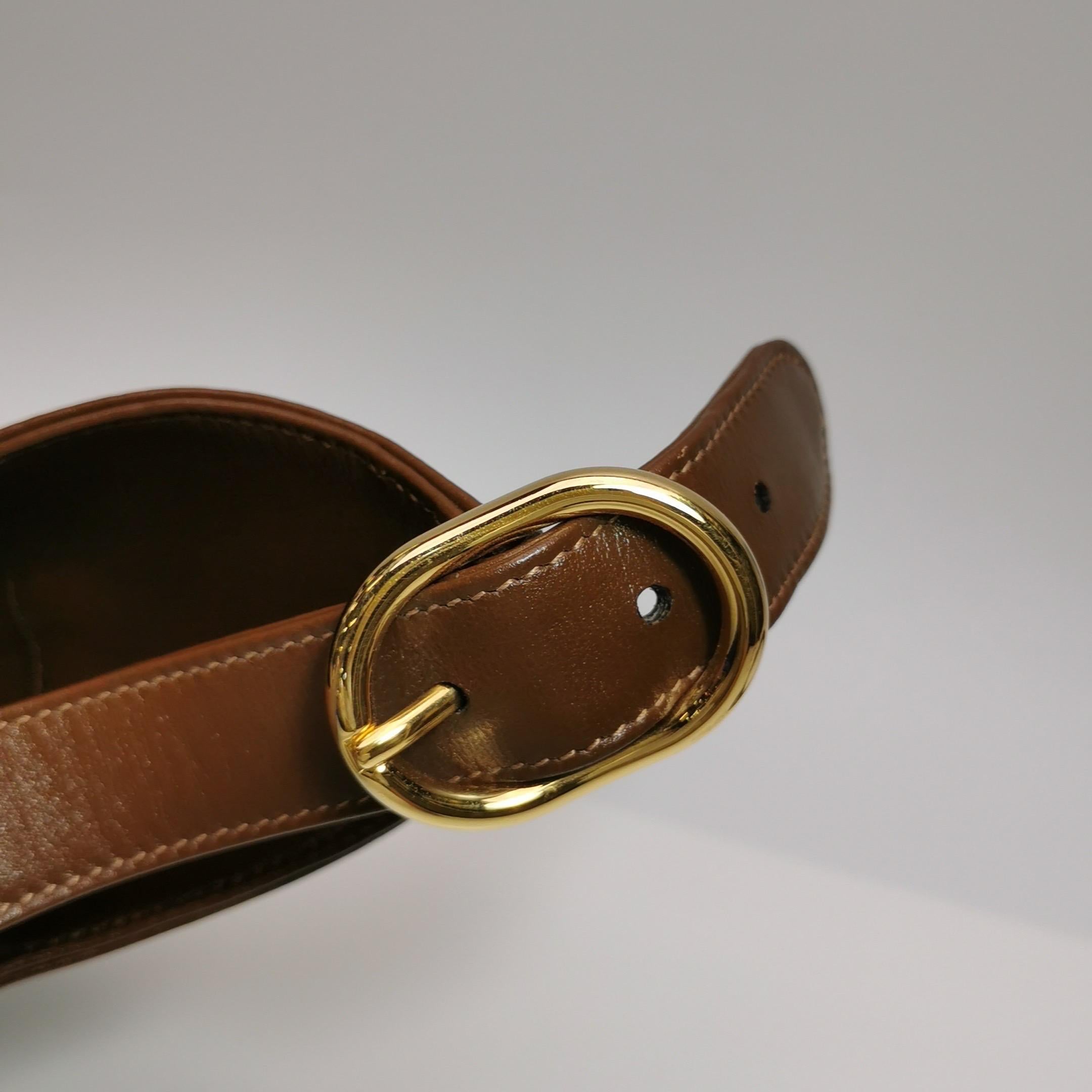 Gucci Jackie 1961 Large toile en cuir marron et Monogramme avec longue lanière en vente 10