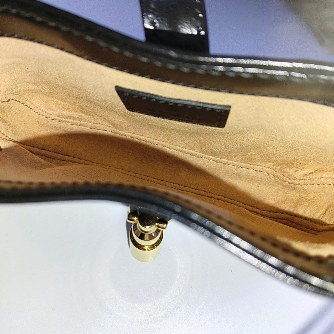 Gucci Jackie 1961 Micro Black Leather Chain Strap Crossbody Bag en vente 2