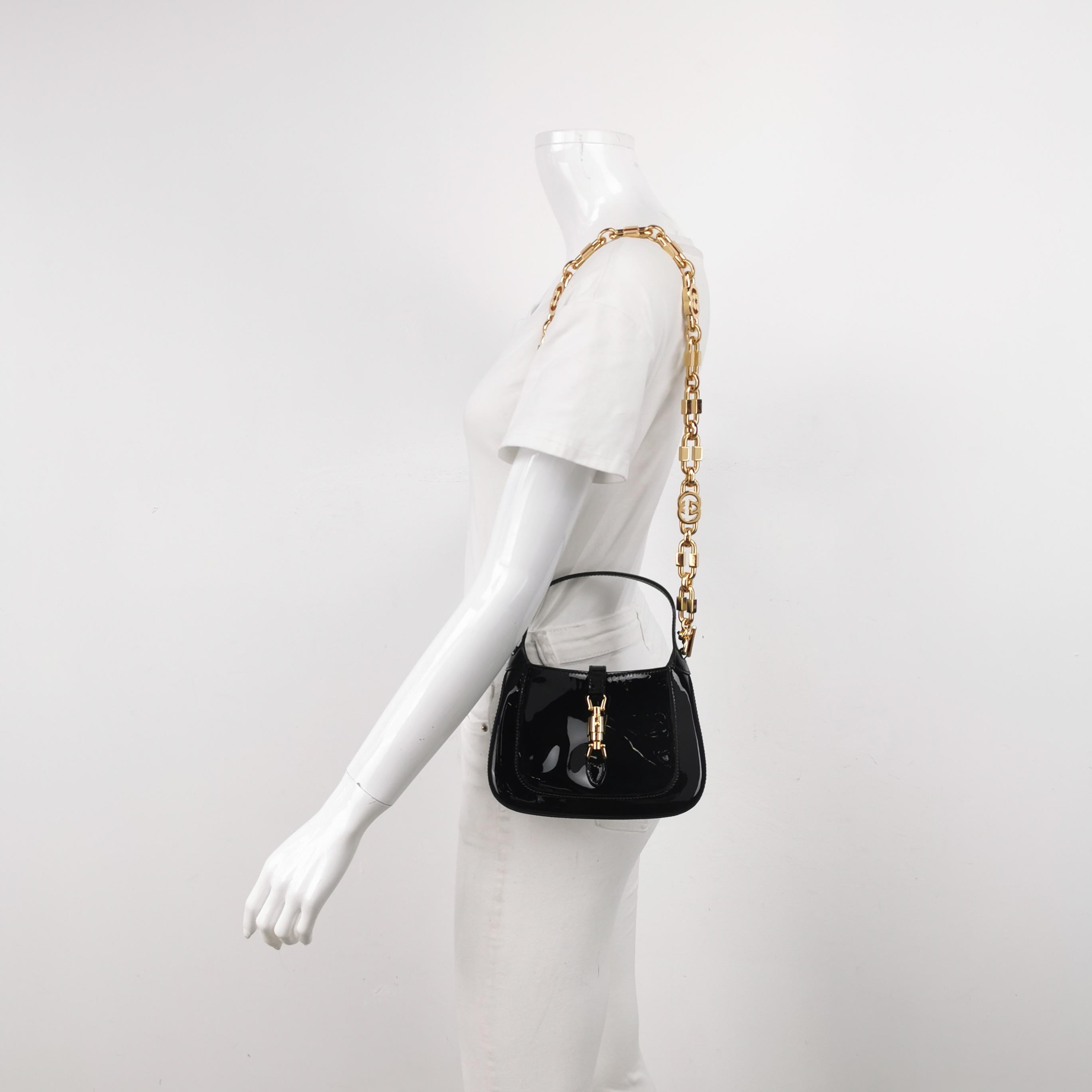 Women's Gucci Jackie 1961 Mini Black Patent Leather Bag with Crystal Chain Strap For Sale