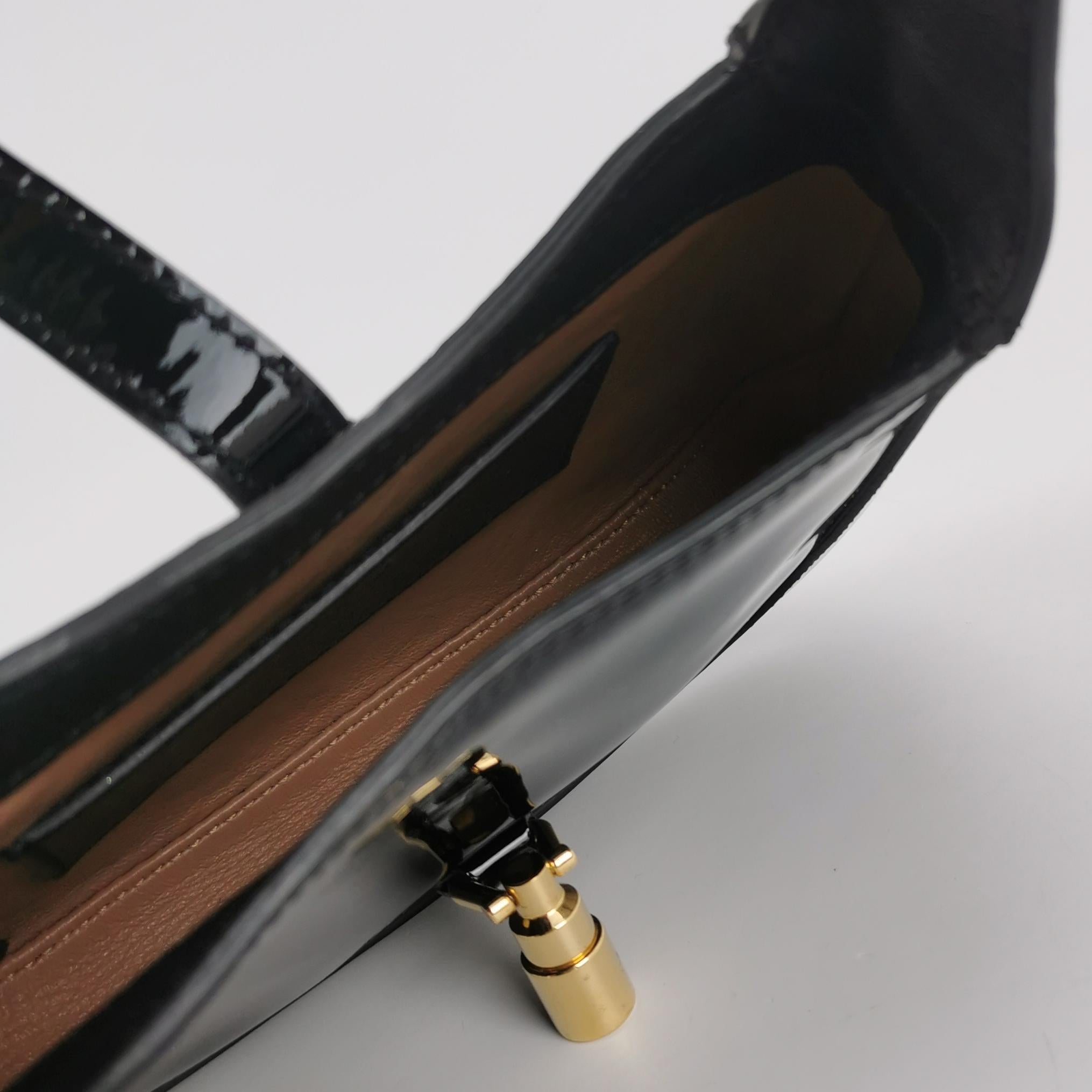 Gucci Jackie 1961 Mini Black Patent Leather Bag with Crystal Chain Strap For Sale 3