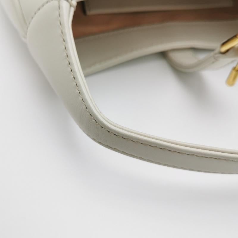 Gucci Jackie 1961 Mini Leather Bag with Adjustable Strap Size White For Sale 9