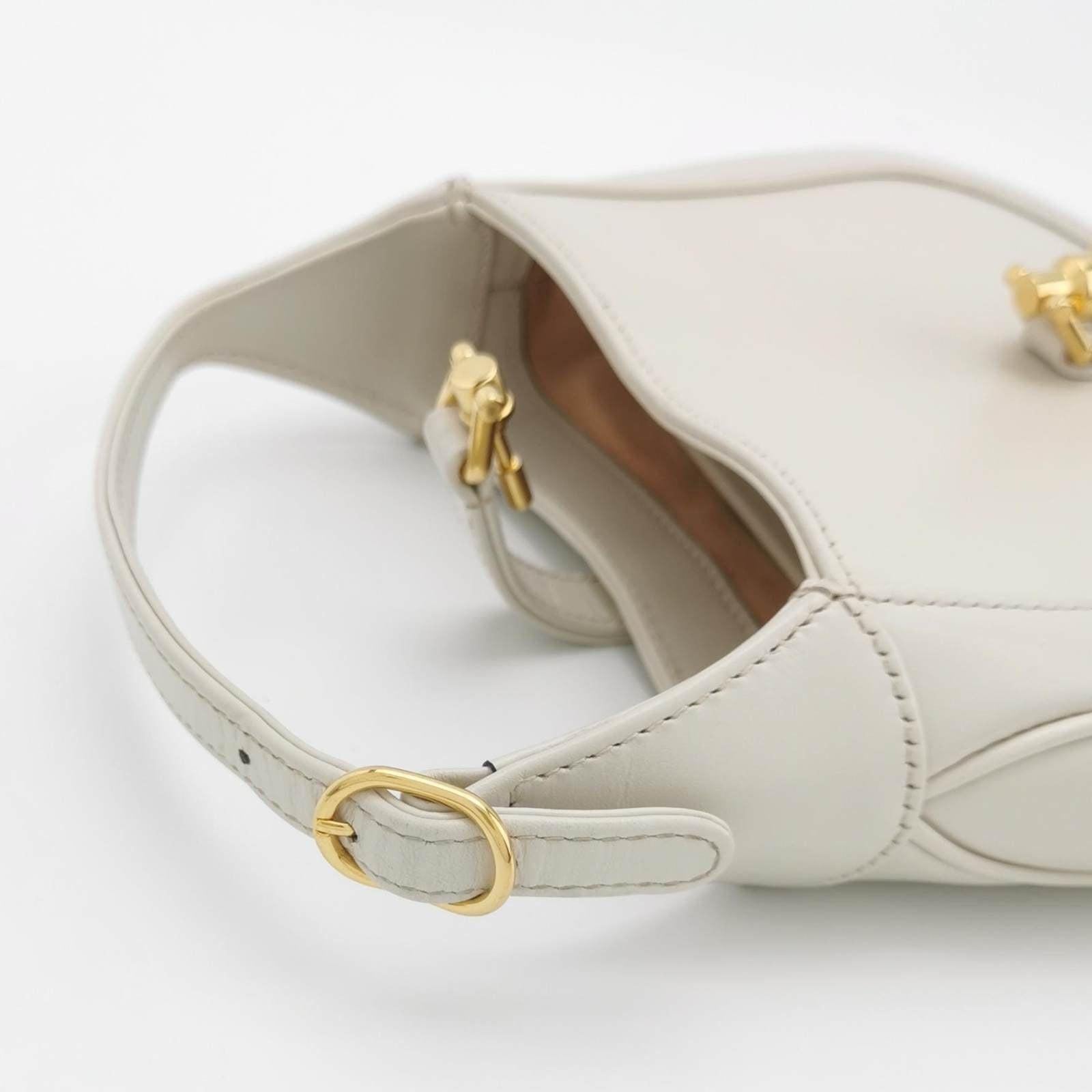 Gucci Jackie 1961 Mini Leather Bag with Adjustable Strap Size White For Sale 5