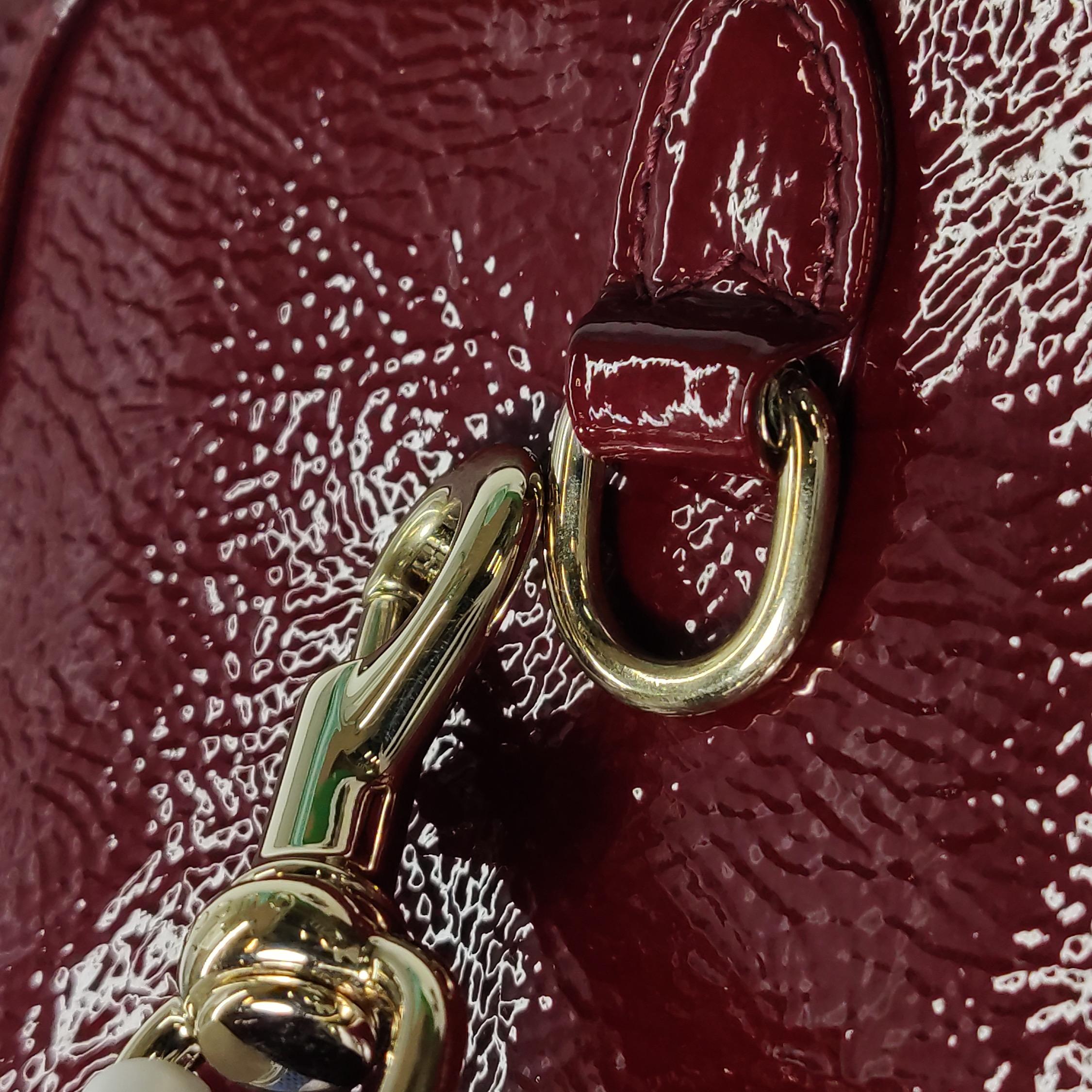 Gucci Jackie 1961 Mini Notte Burgundy Ancora Red Patent Leather Gold Chain Strap en vente 6