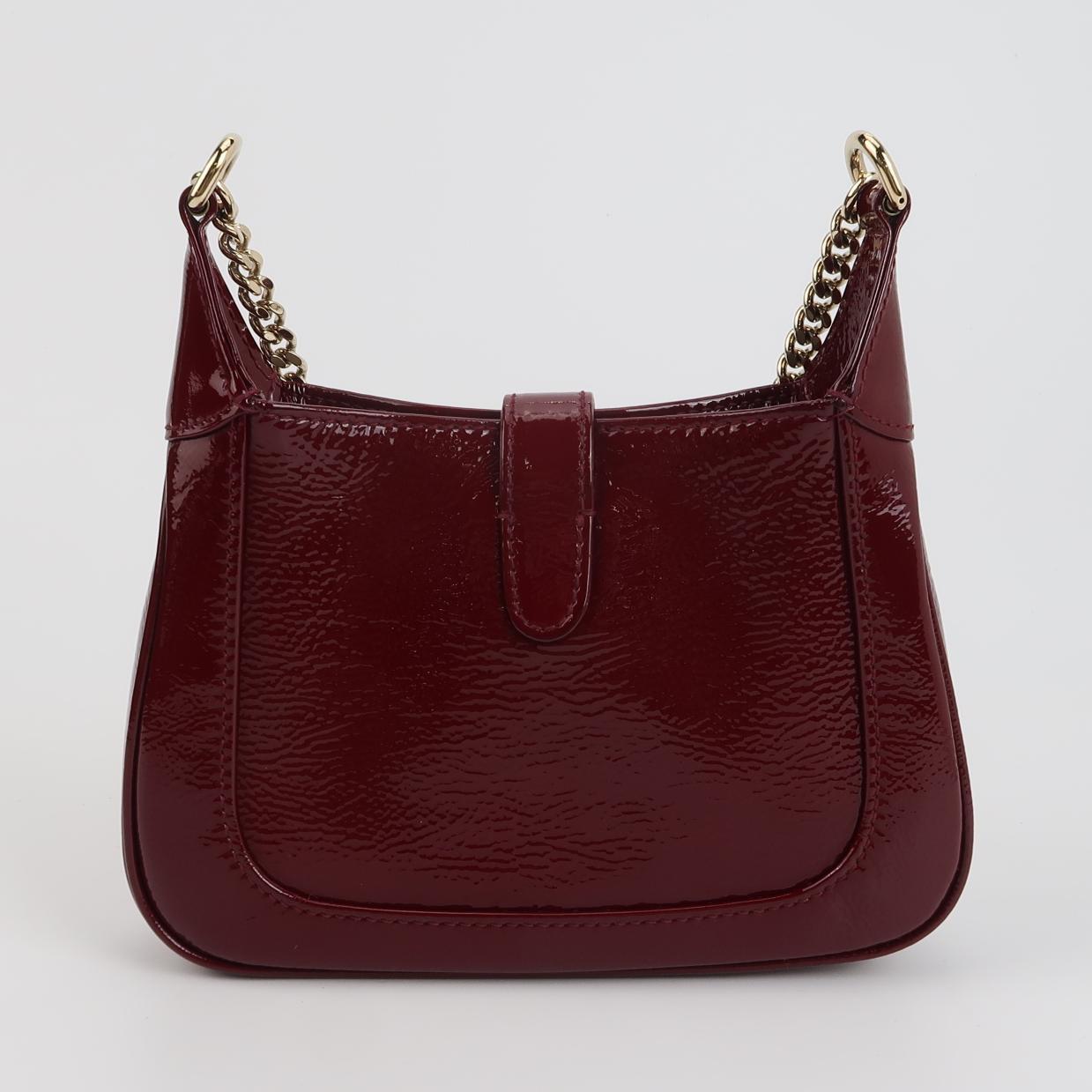 Gucci Jackie 1961 Mini Notte Burgundy Ancora Red Patent Leather Gold Chain Strap Excellent état - En vente à AUBERVILLIERS, FR