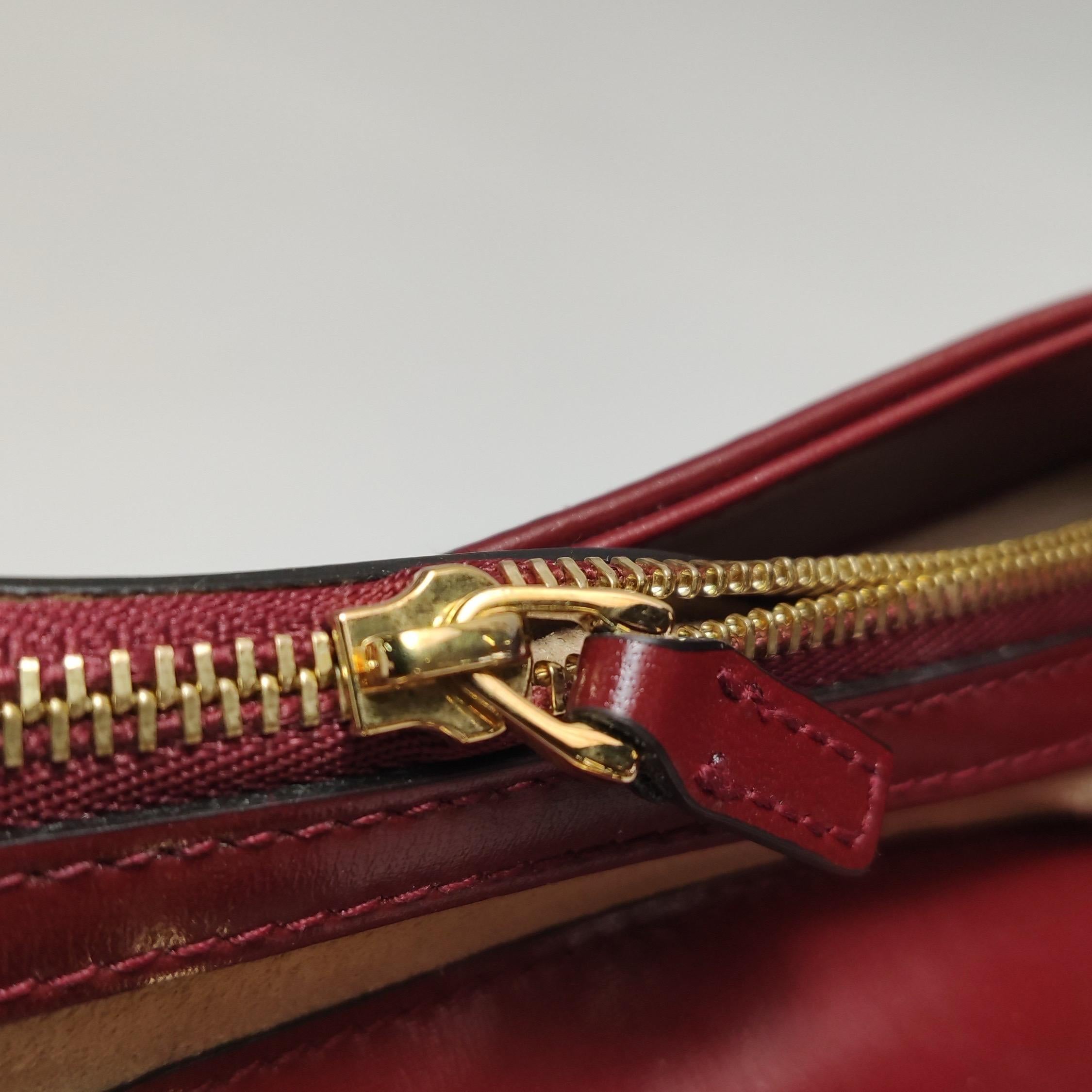 Gucci Jackie 1961 Borsa in pelle rossa bordeaux Borsa a tracolla piccola in vendita 9