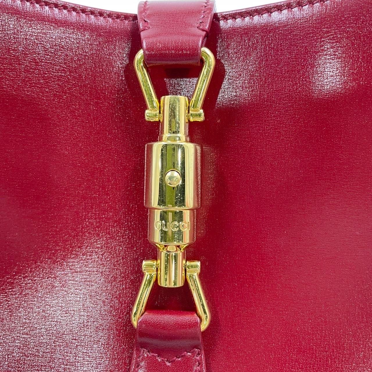 Gucci Jackie 1961 Borsa in pelle rosso borgogna piccola con cinturino e chiusura a pistone in oro in vendita 13