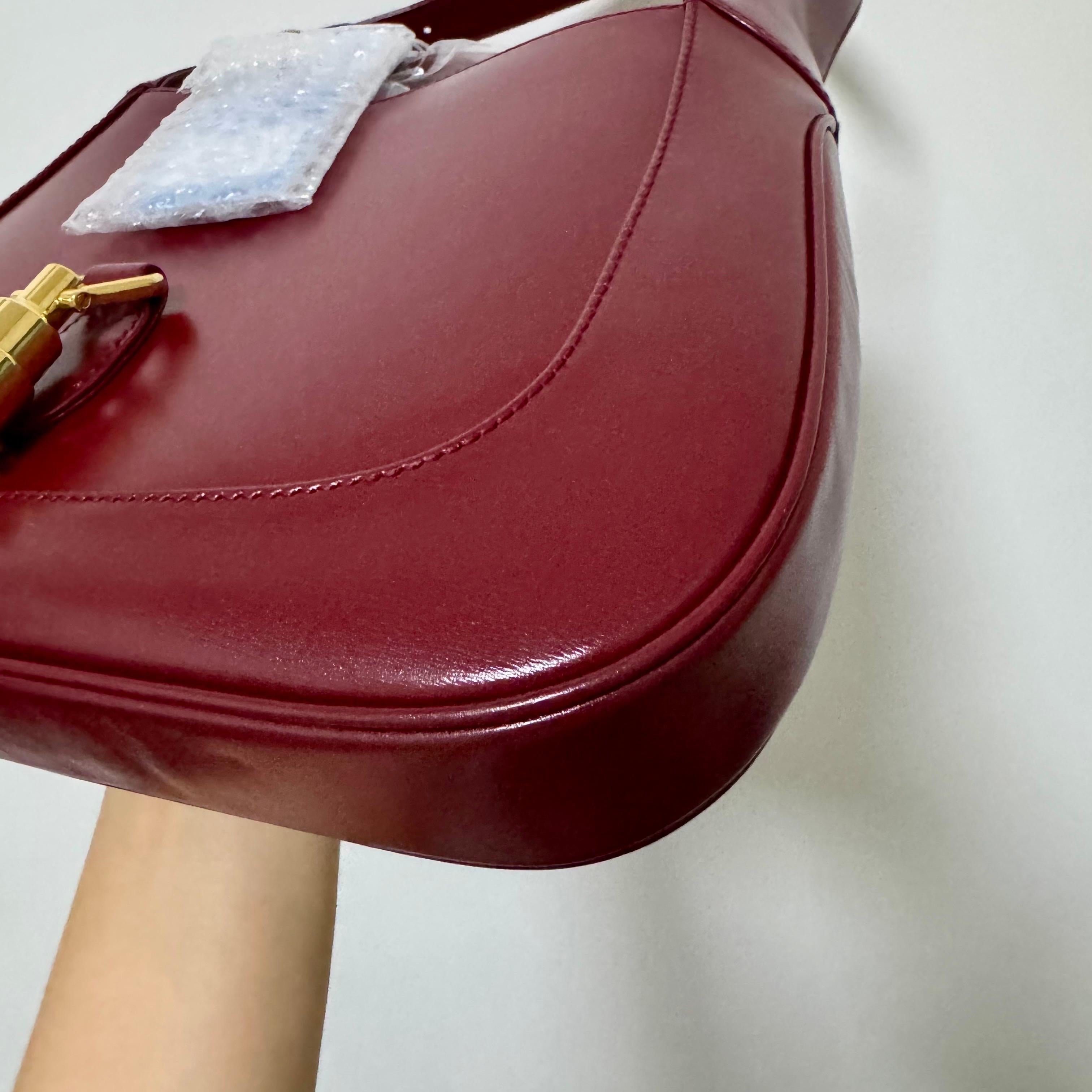 Gucci Jackie 1961 Red Burgundy Leather Small Shoulder Bag Piston Lock n Strap 6