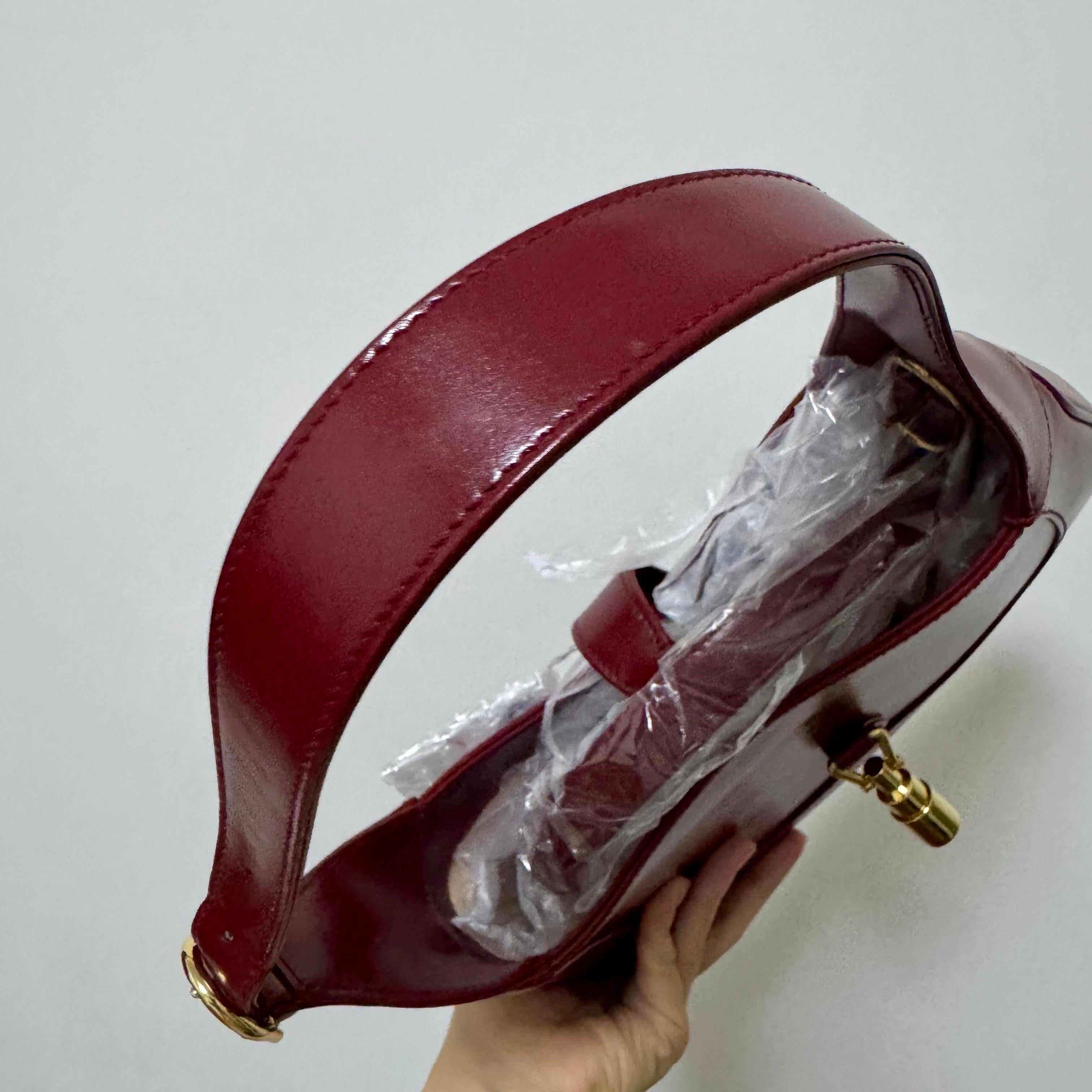 Gucci Jackie 1961 Red Burgundy Leather Small Shoulder Bag Piston Lock n Strap 10