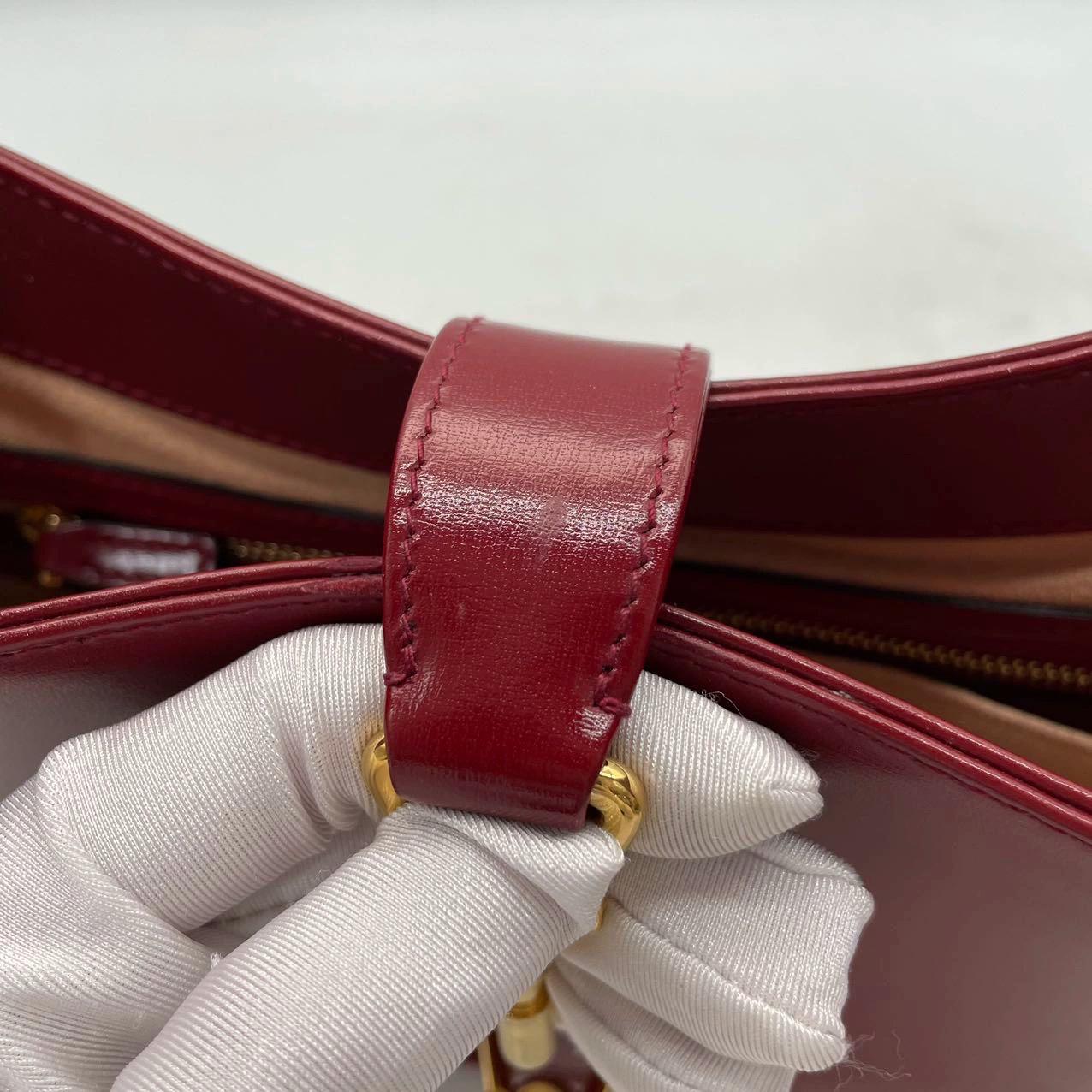 Gucci Jackie 1961 Red Leather Bag Size Small with Adjustable Strap For Sale 8