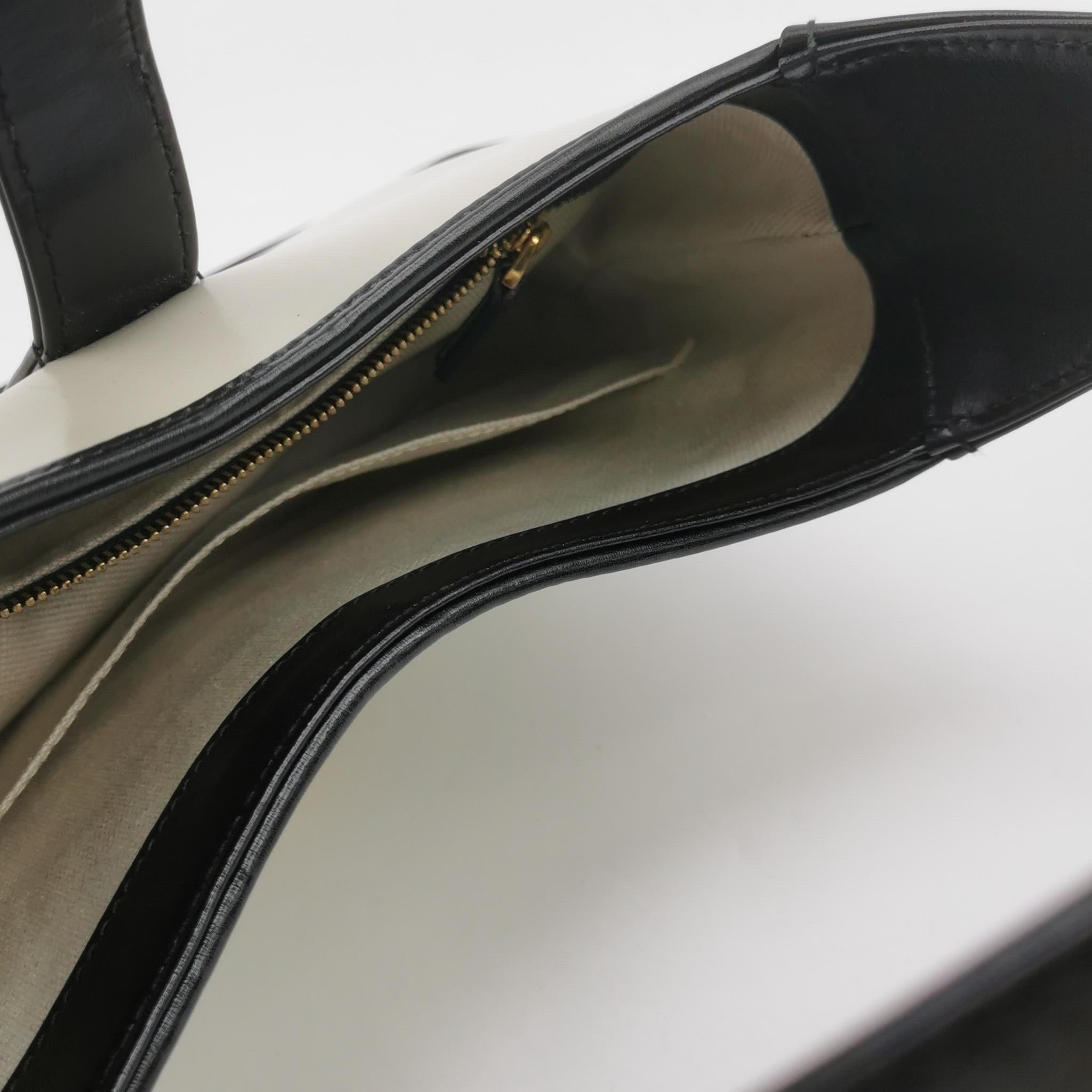 Gucci Jackie 1961 Small Black and White Leather Bag Bon état - En vente à AUBERVILLIERS, FR