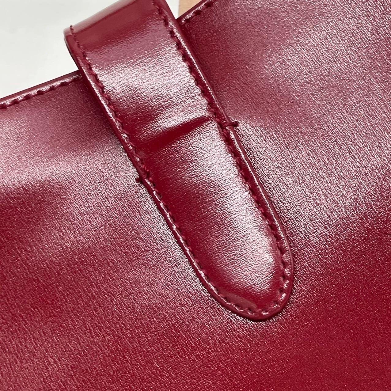 Gucci Jackie 1961 Small Burgundy Red Leather Bag with Adjustable Strap For Sale 6