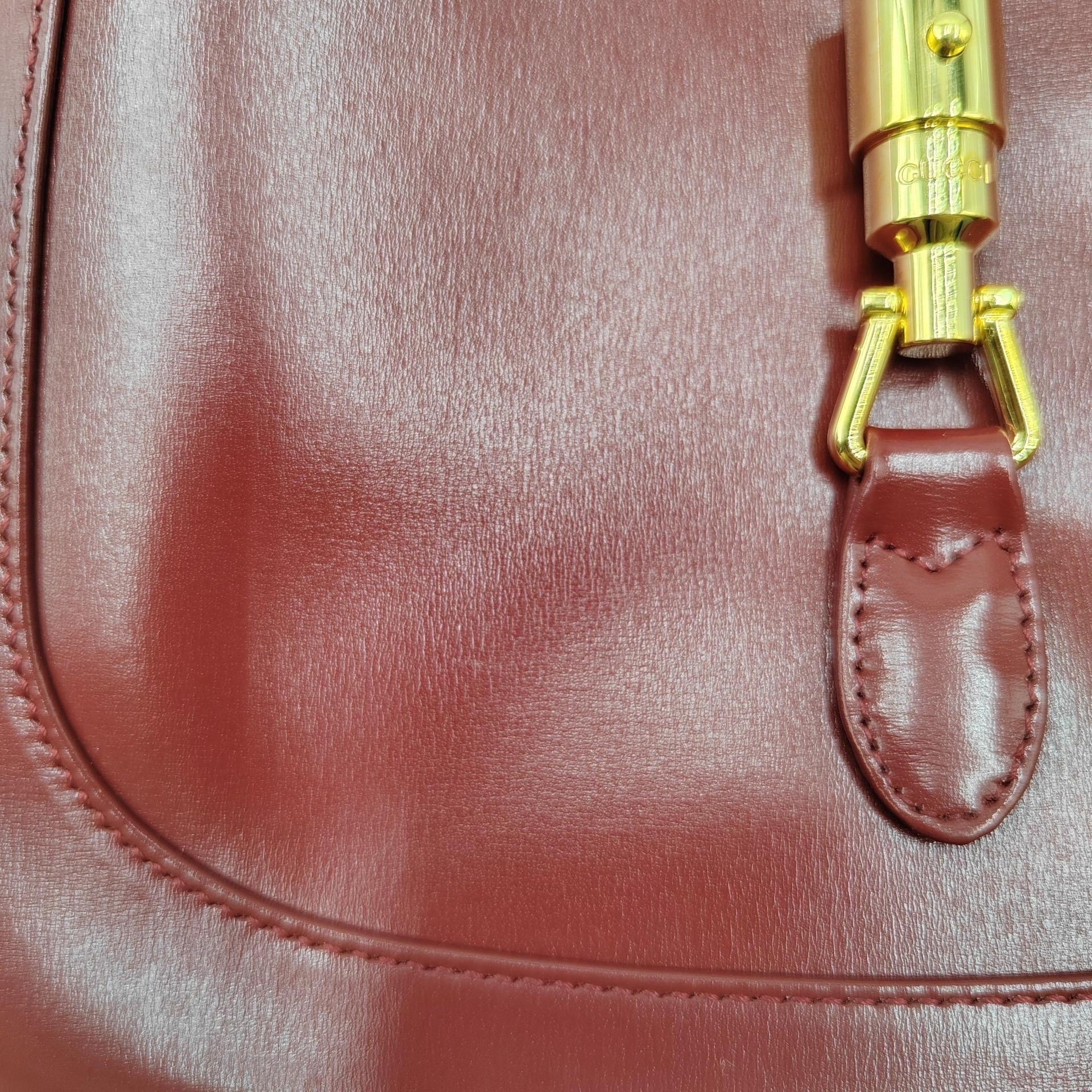 Gucci Jackie 1961 Small Burgundy Red Leather Bag with Adjustable Strap For Sale 15