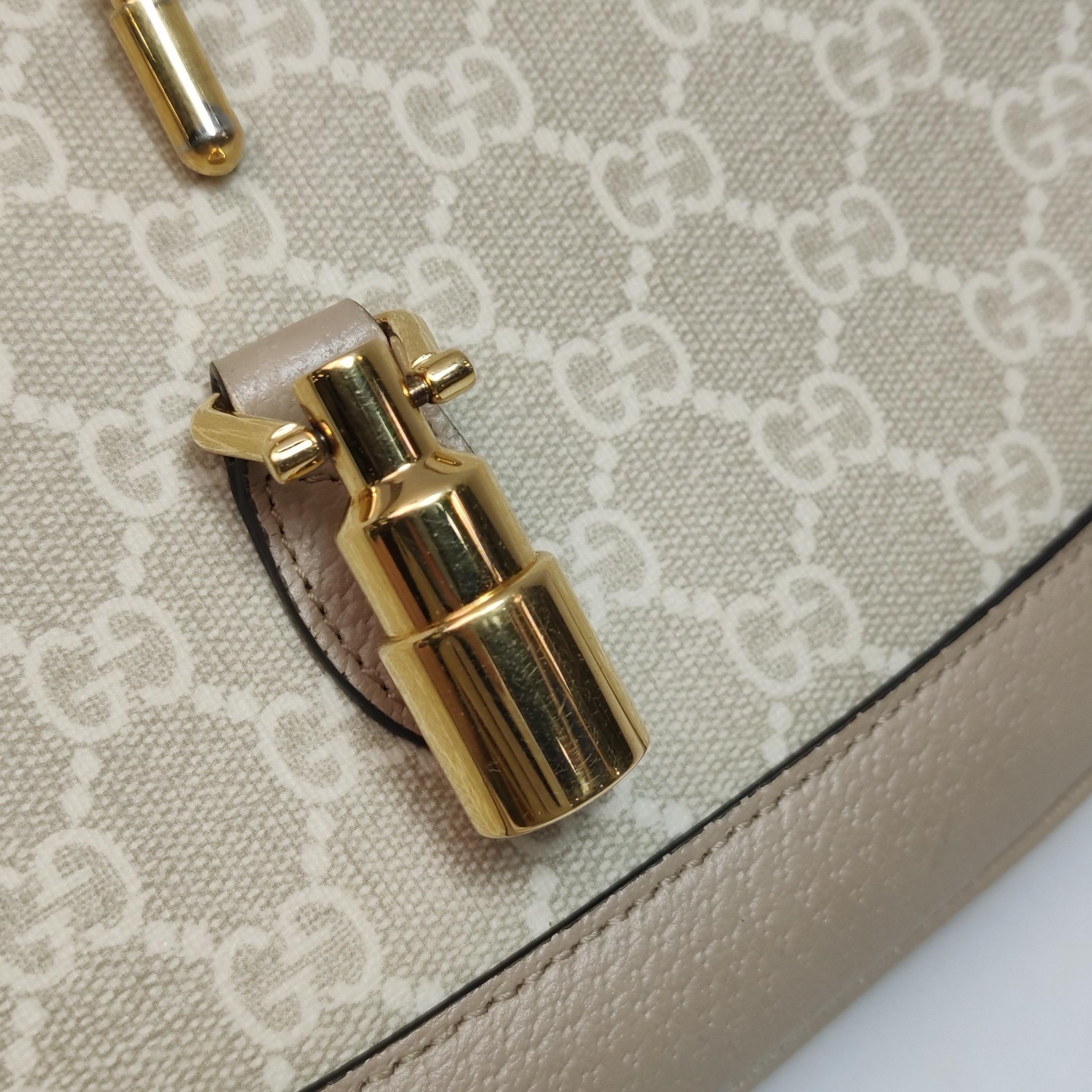 Gucci Jackie 1961 Small Cream Beige Monogram Canvas and Leather Bag en vente 8