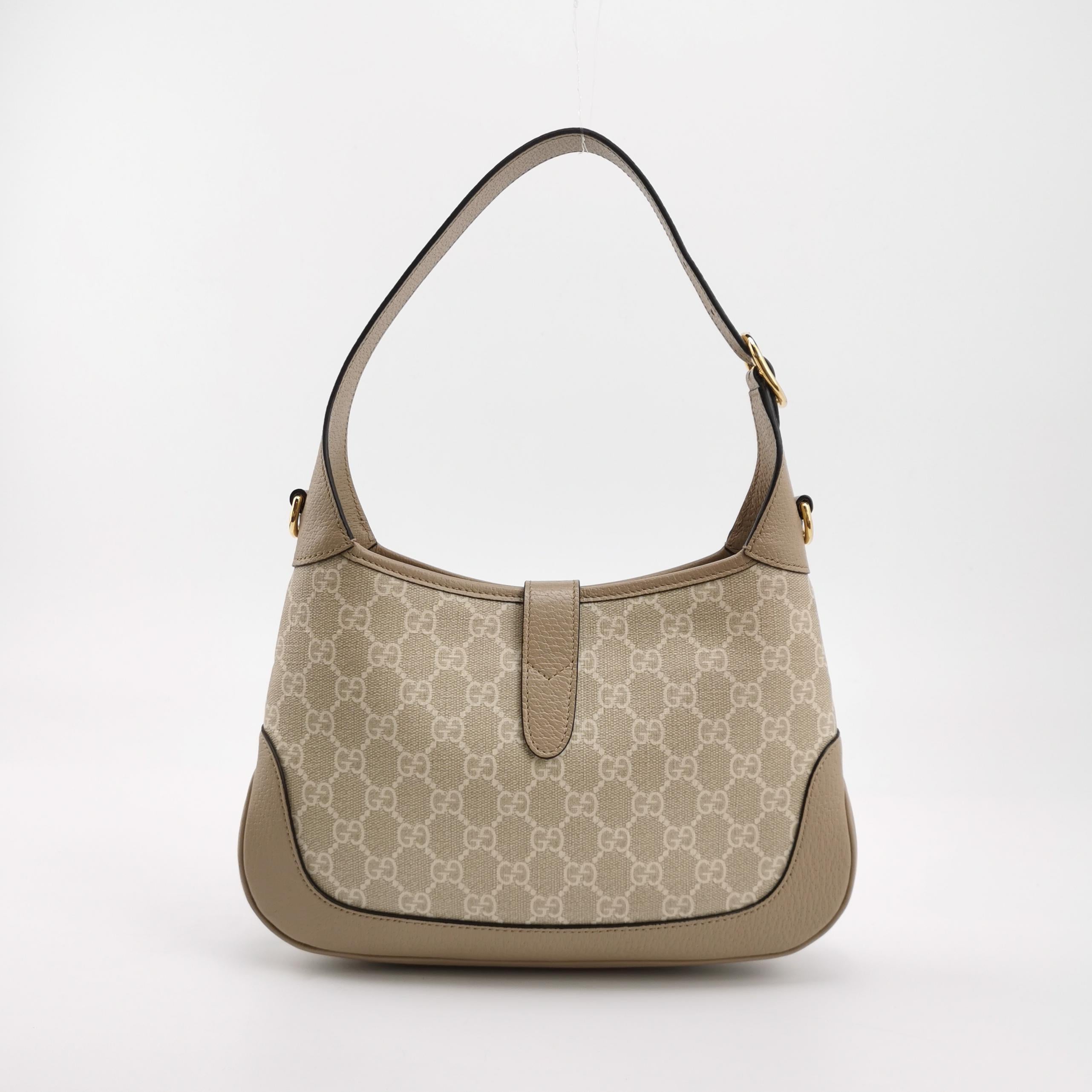 Gucci Jackie 1961 Small Cream Beige Monogram Canvas and Leather Bag Bon état - En vente à AUBERVILLIERS, FR