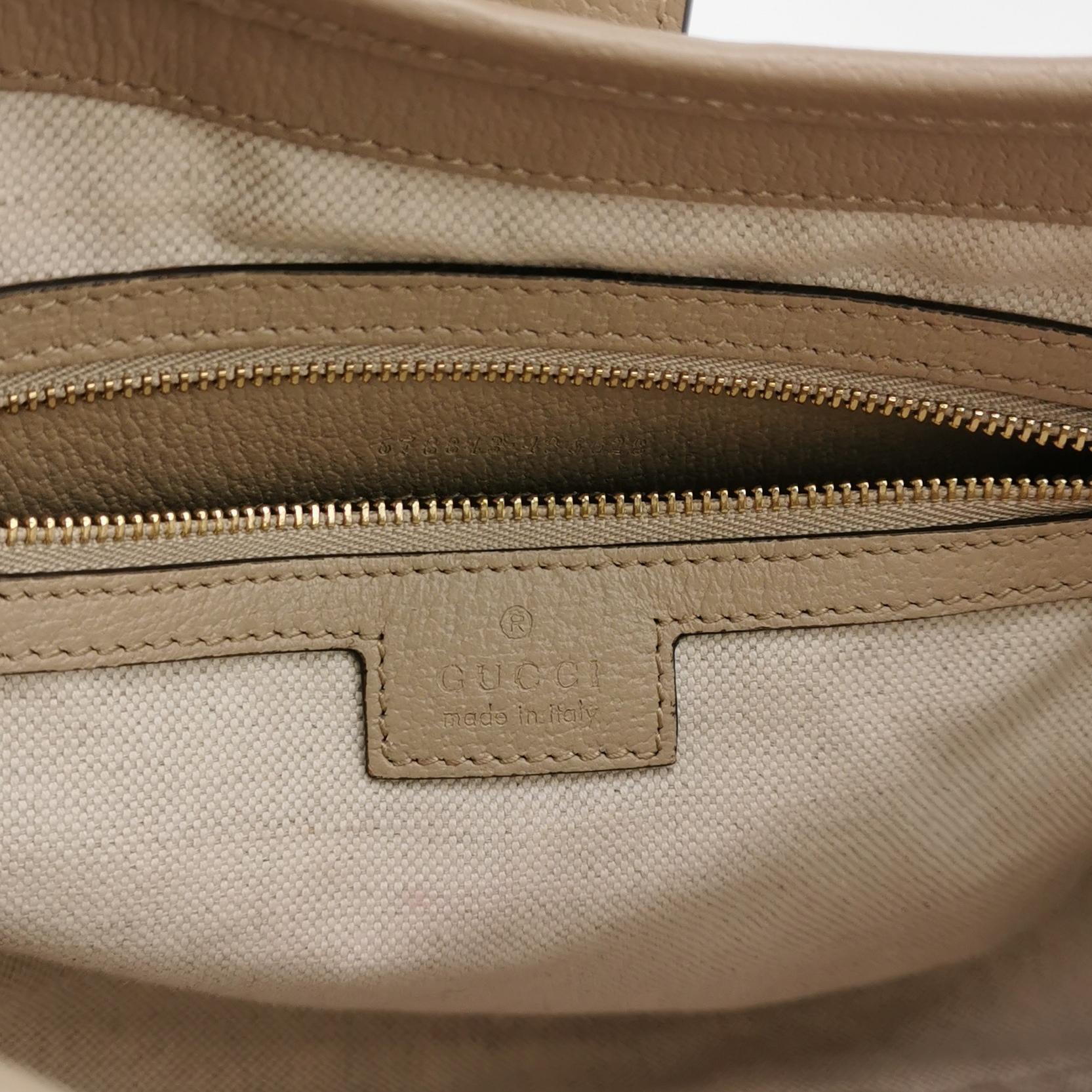 Gucci Jackie 1961 Small Cream Beige Monogram Canvas and Leather Bag en vente 4