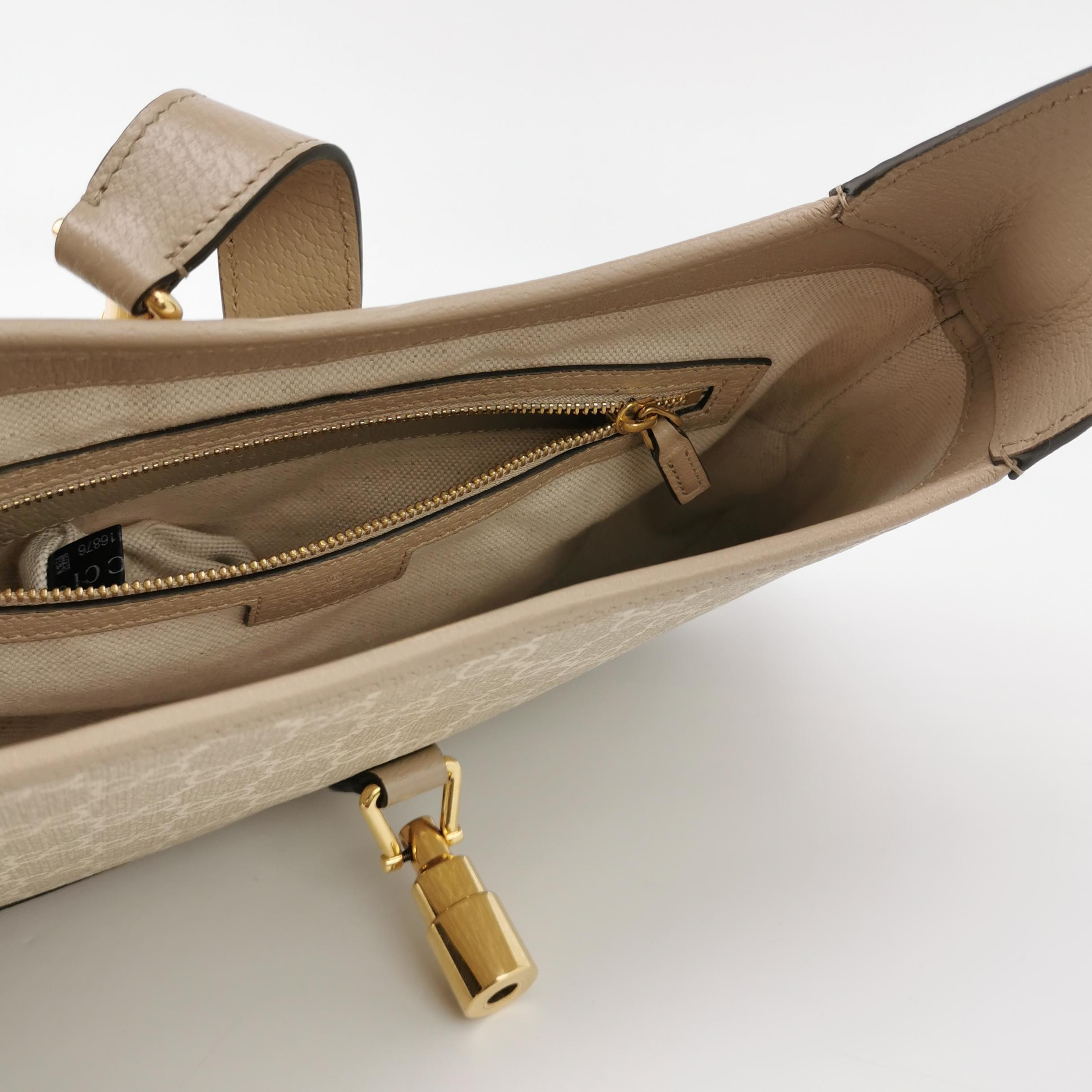Gucci Jackie 1961 Small Cream Beige Monogram Canvas and Leather Bag en vente 5