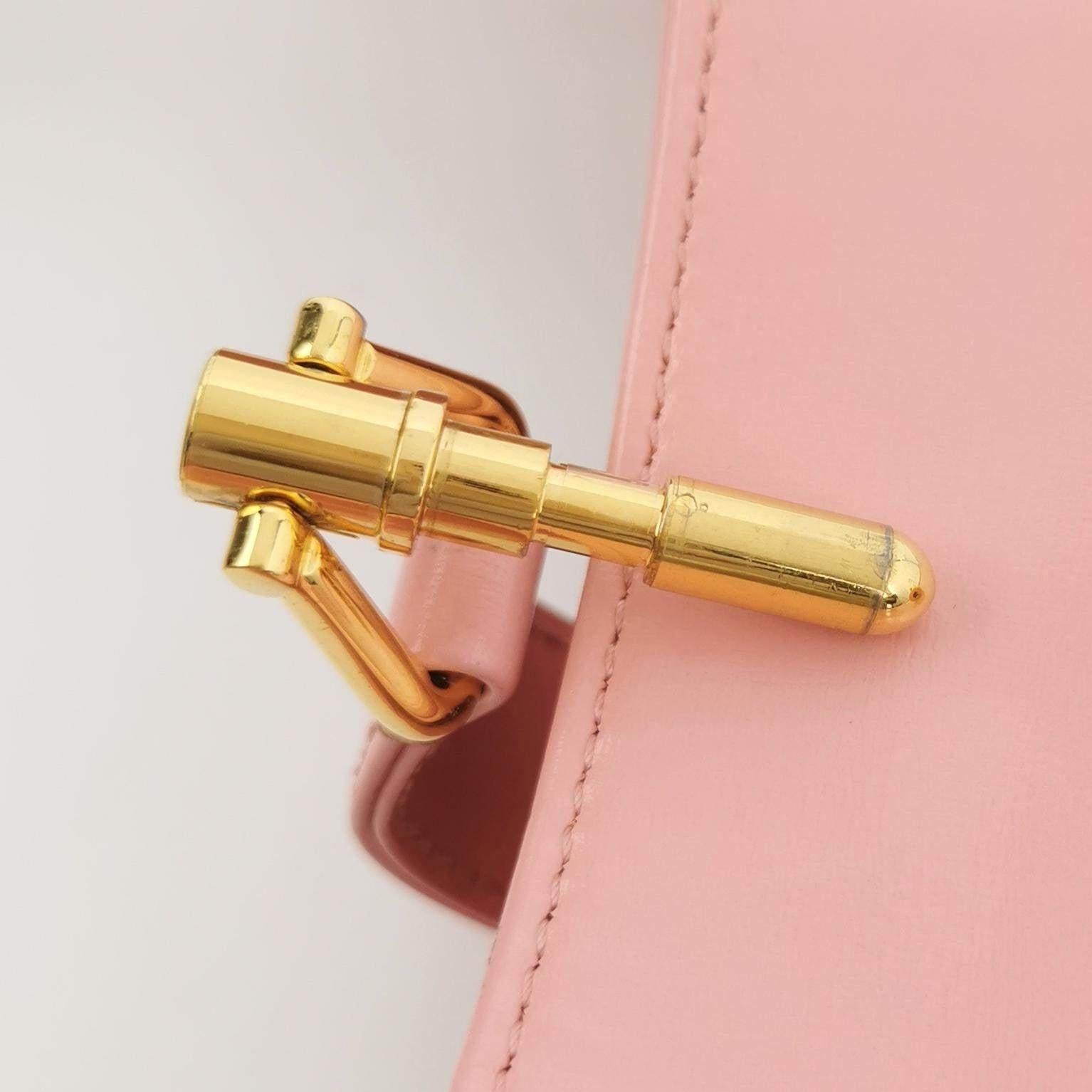 Gucci Jackie 1961 Small Leather Bag with Adjustable Strap Size Pink For Sale 6