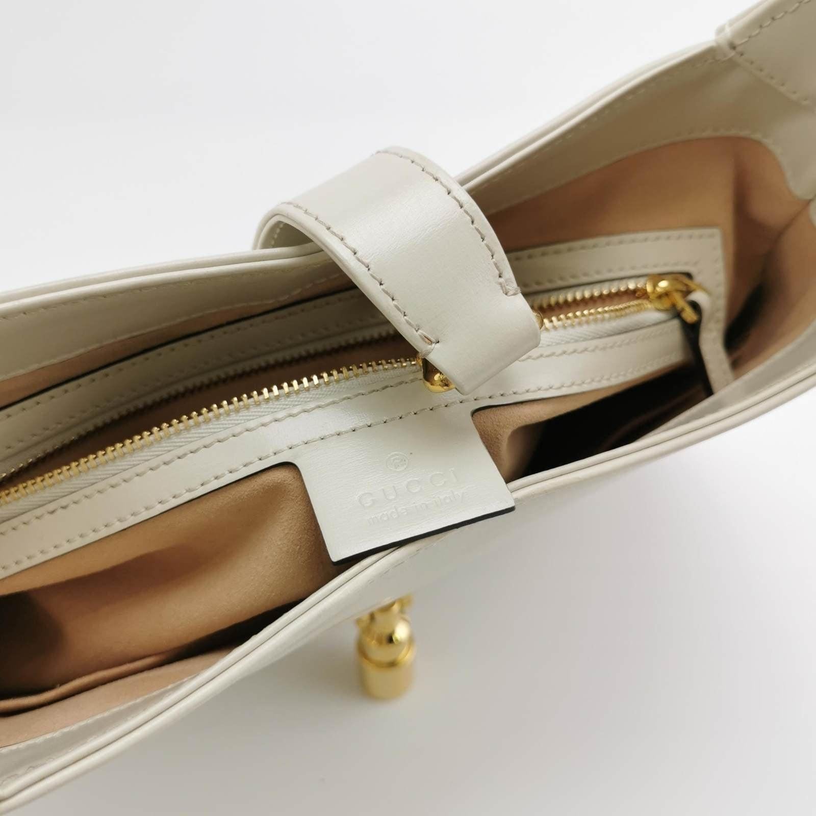 Gucci Jackie 1961 Small Leather Bag with Adjustable Strap Size White For Sale 2