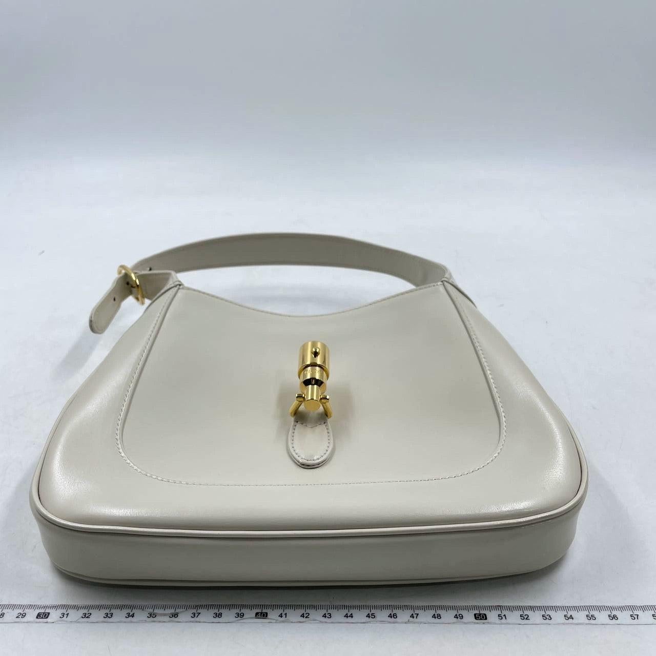 Gucci Jackie 1961 Small Leather Bag with Adjustable Strap White In Excellent Condition In AUBERVILLIERS, FR