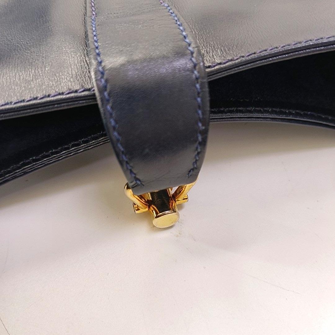 Gucci Jackie 1961 - Petit sac en cuir marine avec bandoulière réglable en vente 5