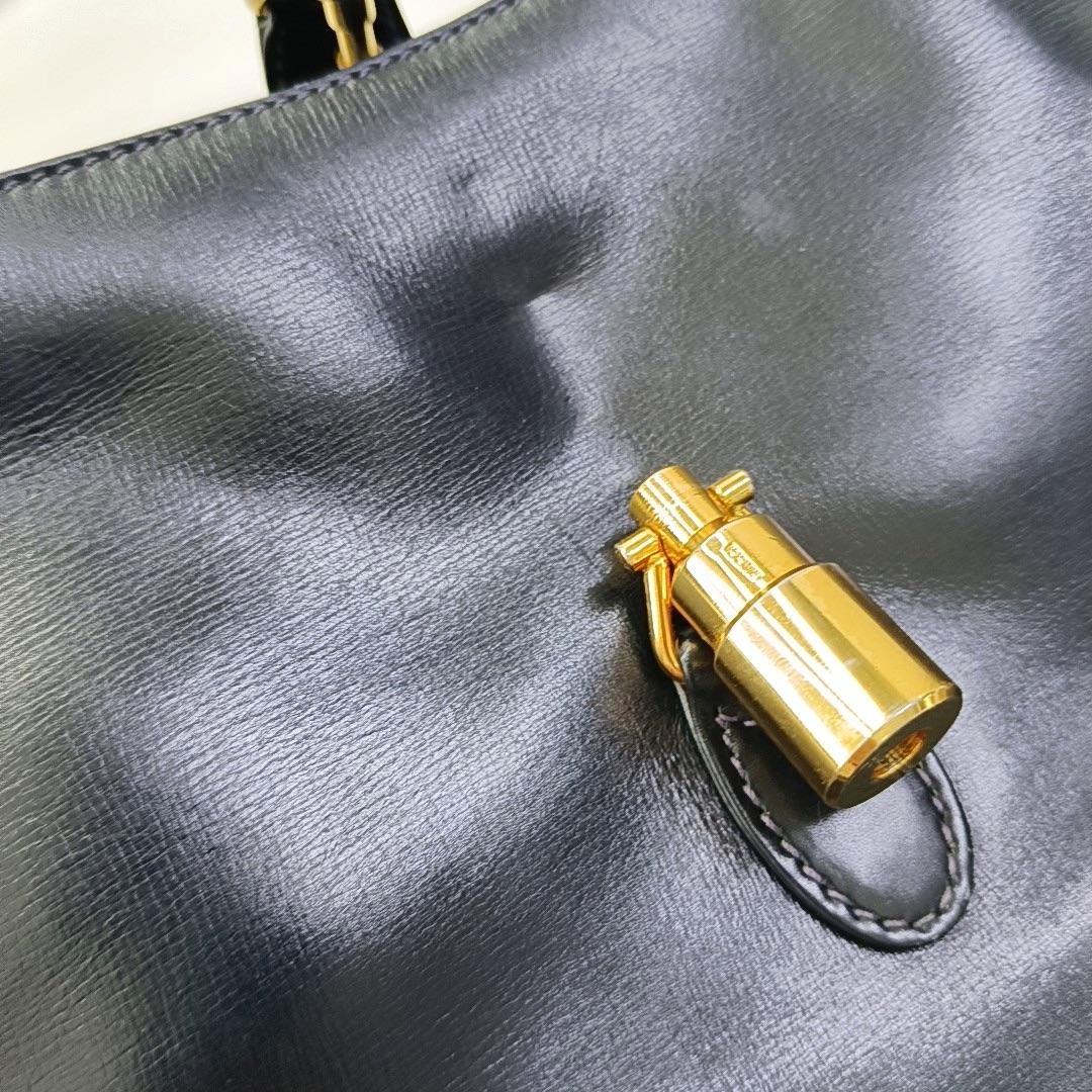 Gucci Jackie 1961 - Petit sac en cuir marine avec bandoulière réglable en vente 6