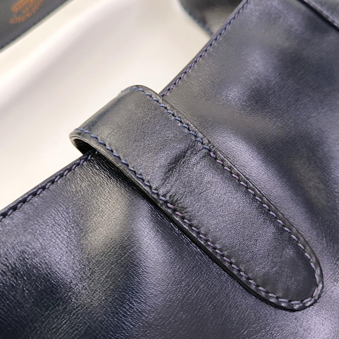 Gucci Jackie 1961 - Petit sac en cuir marine avec bandoulière réglable en vente 11