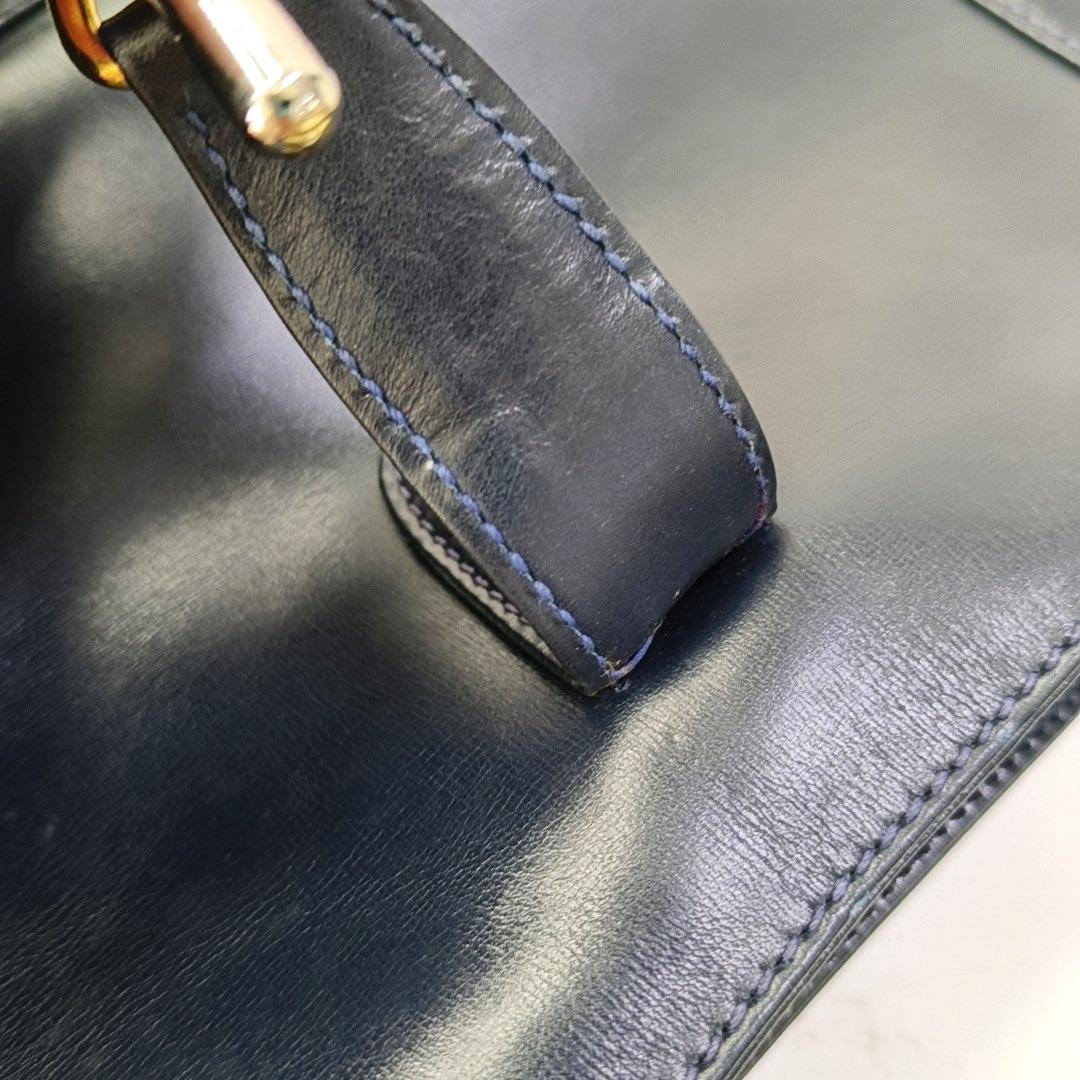 Gucci Jackie 1961 - Petit sac en cuir marine avec bandoulière réglable en vente 4