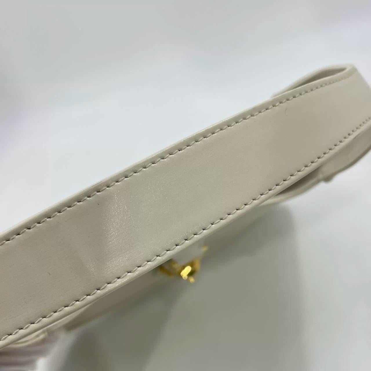 Gucci Jackie 1961 Small White Leather Bag with Adjustable Strap For Sale 13