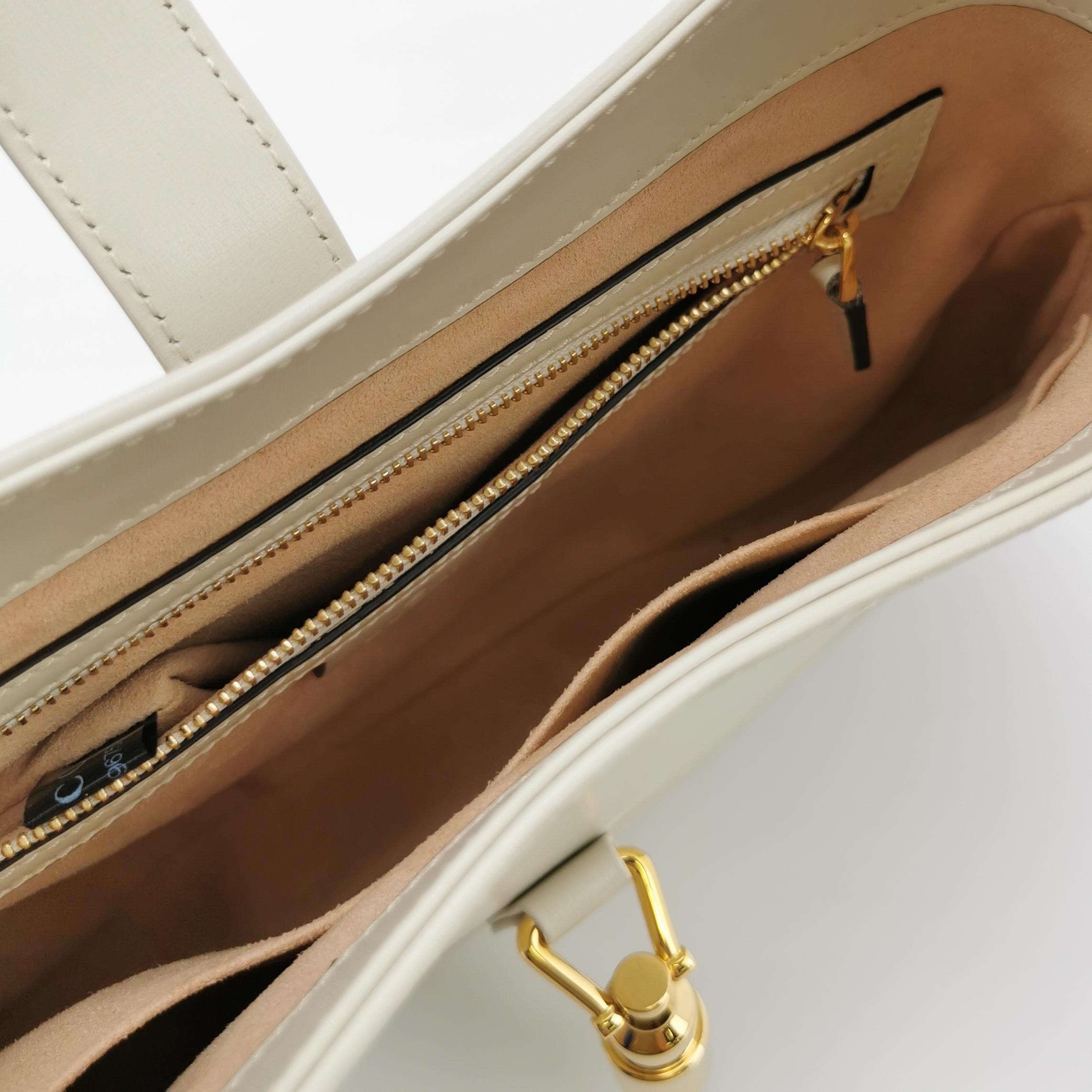 Gucci Jackie 1961 Small White Leather Bag with Adjustable Strap For Sale 1