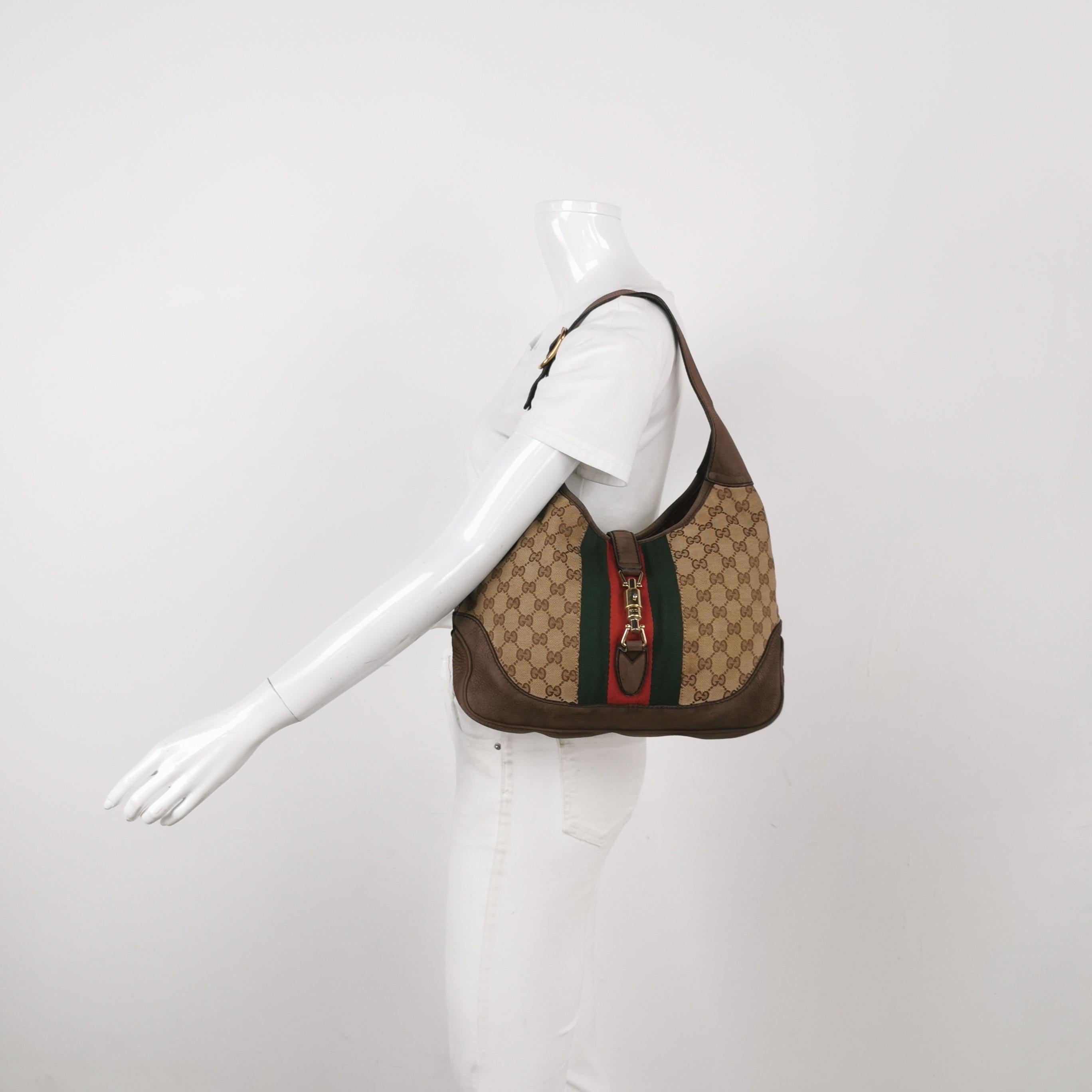 Gucci Jackie 1961 Soft Medium Marron en cuir velours et Monogramme Web Bon état - En vente à AUBERVILLIERS, FR