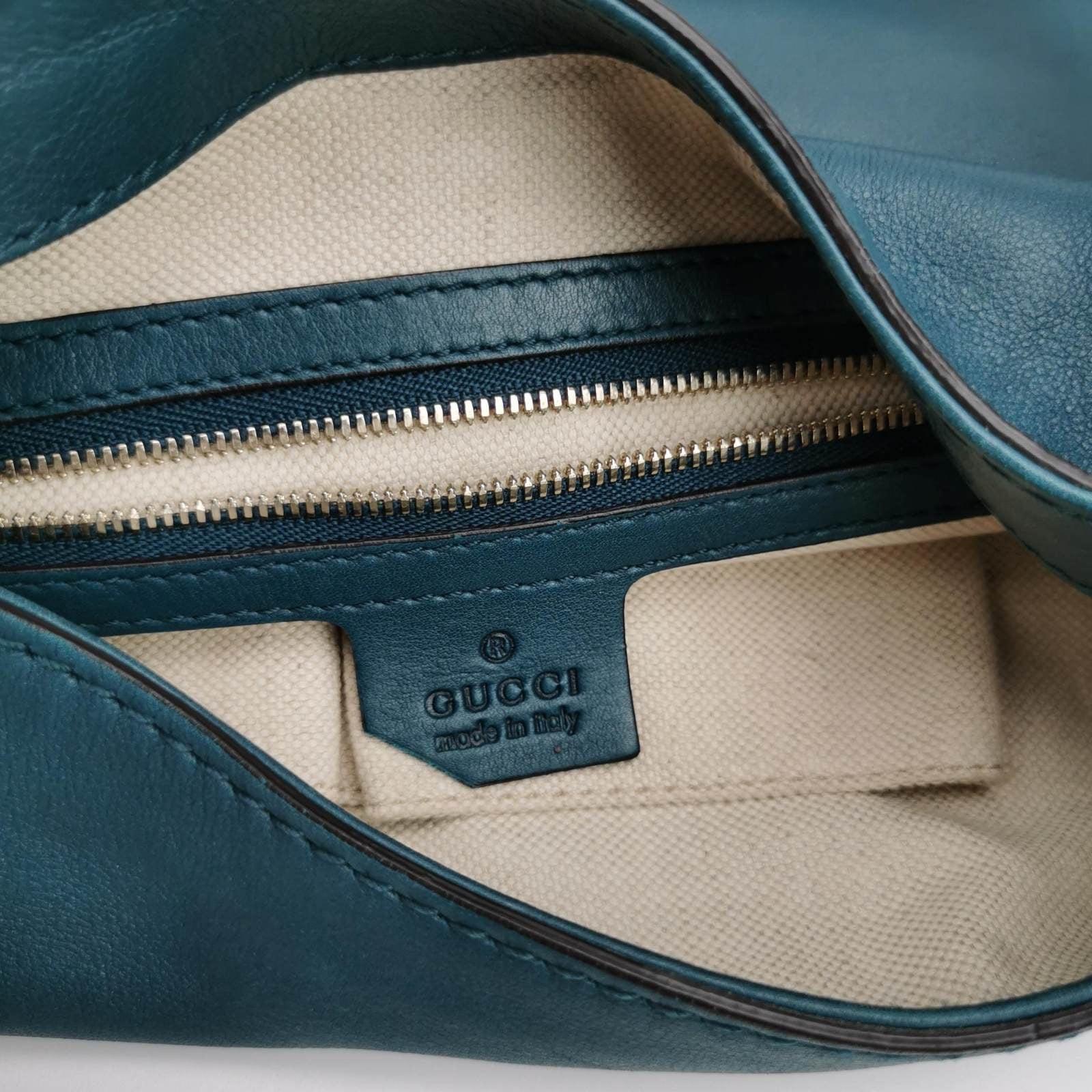 Gucci Jackie 1961 Soft Navy Leather Bag Medium 3