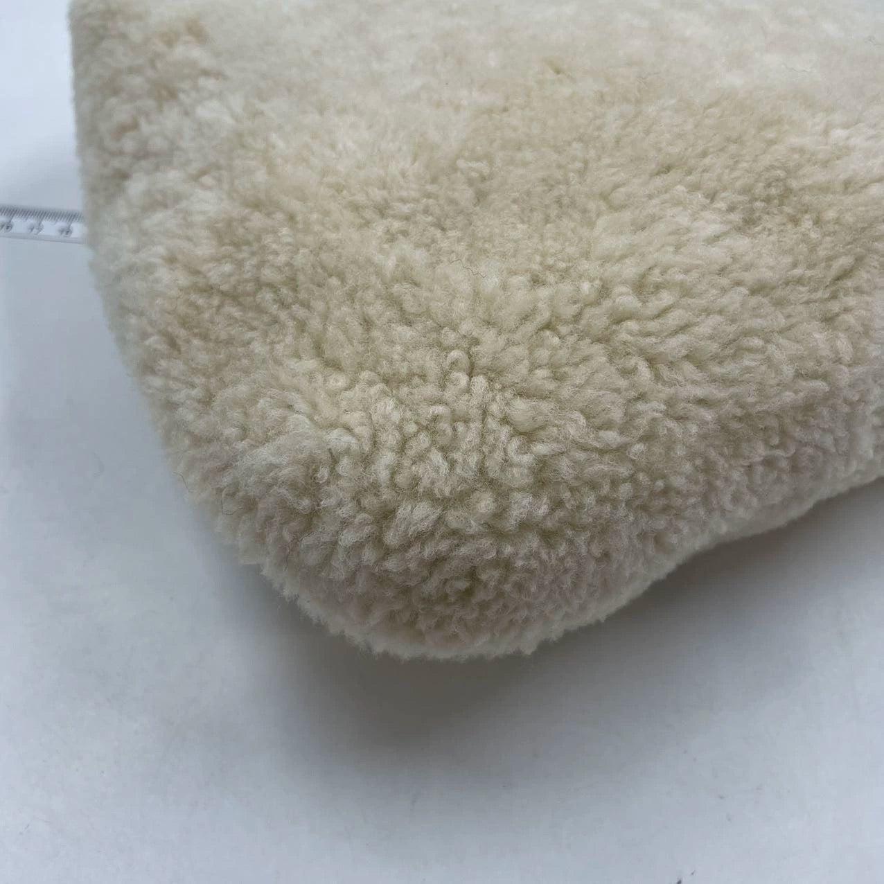 Gucci Jackie 1961 White Fluffy Shearling Bag Small For Sale 7