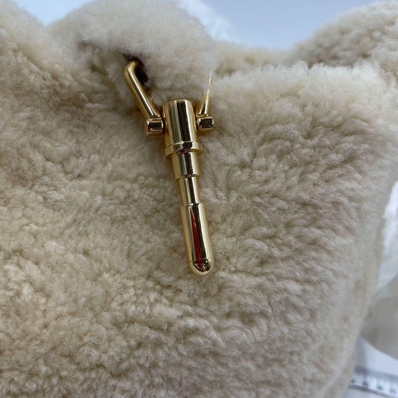 Gucci Jackie 1961 White Fluffy Shearling Bag Small For Sale 9