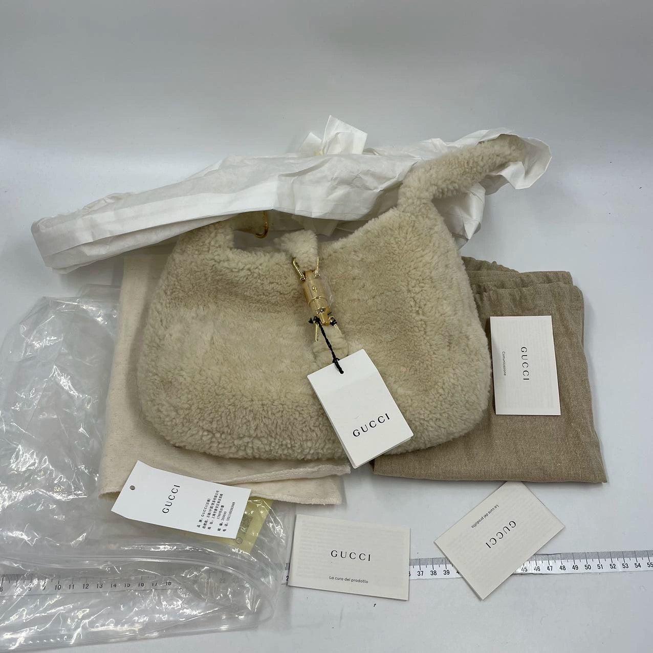 Gucci Jackie 1961 White Fluffy Shearling Bag Small For Sale 2