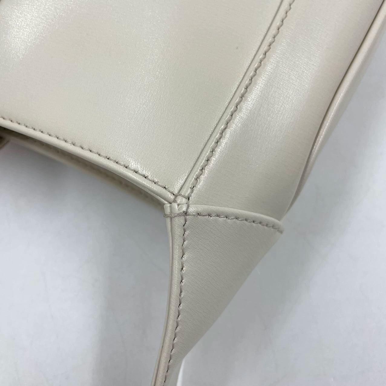 Gucci Jackie 1961 White Leather Bag with Adjustable Strap Size Small 15