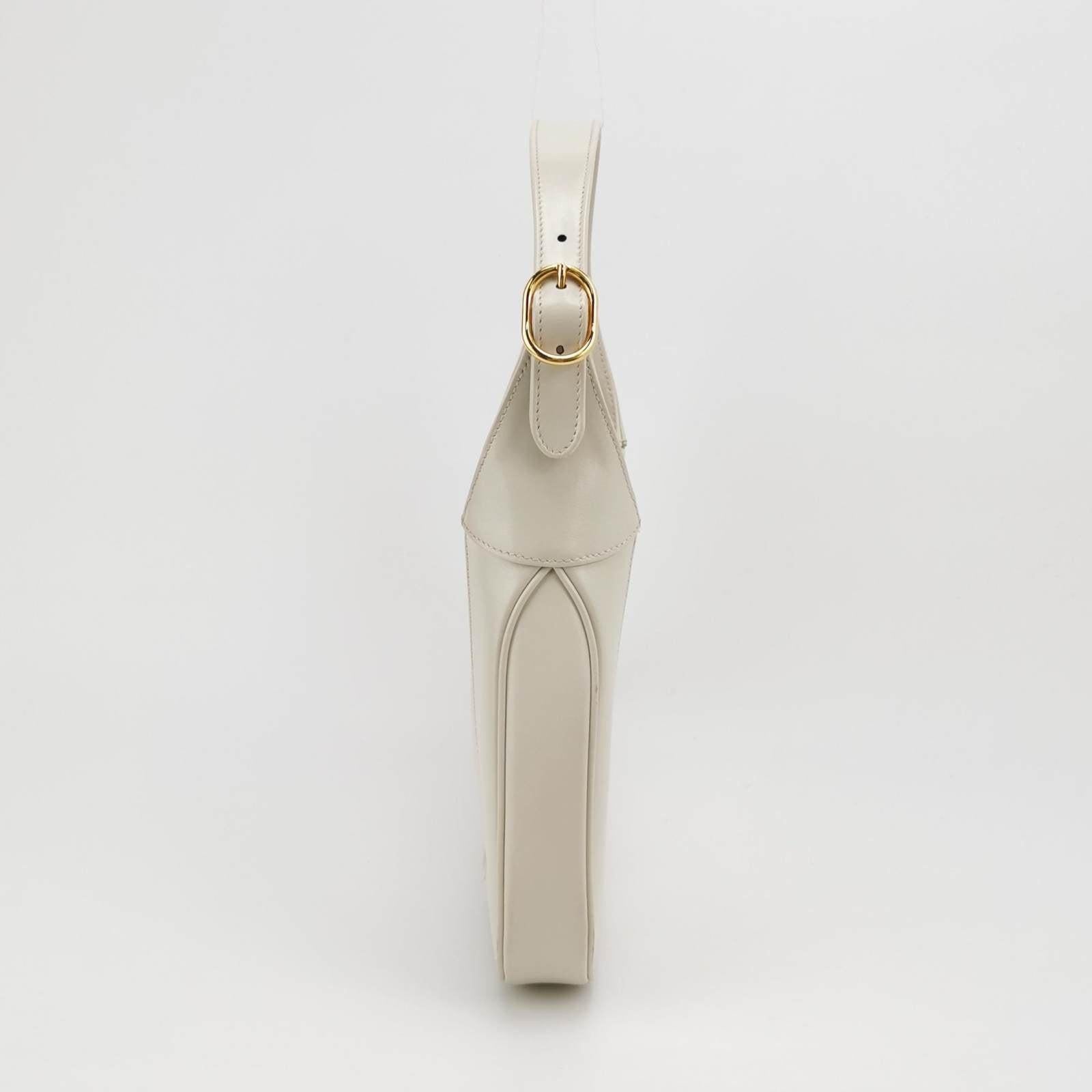 Gucci Jackie 1961 White Leather Bag with Adjustable Strap Size Small In Good Condition For Sale In AUBERVILLIERS, FR