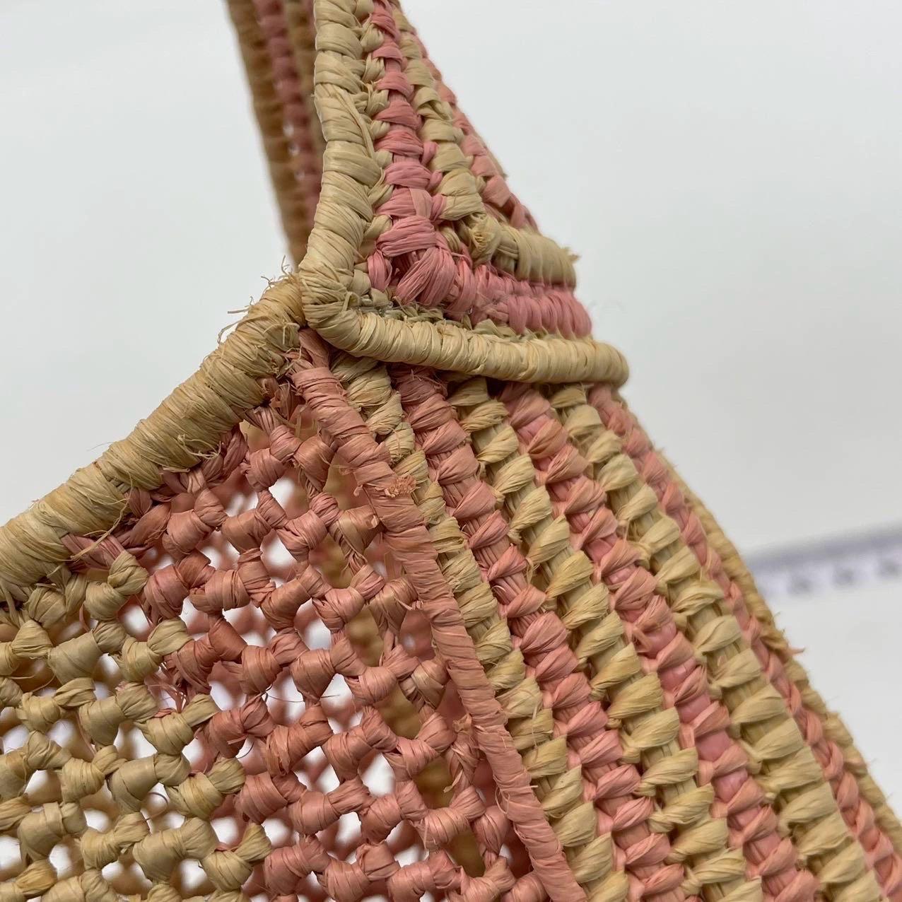 Gucci Jackie 1961 - Sac en osier rose avec sangle en cuir dorée en vente 12