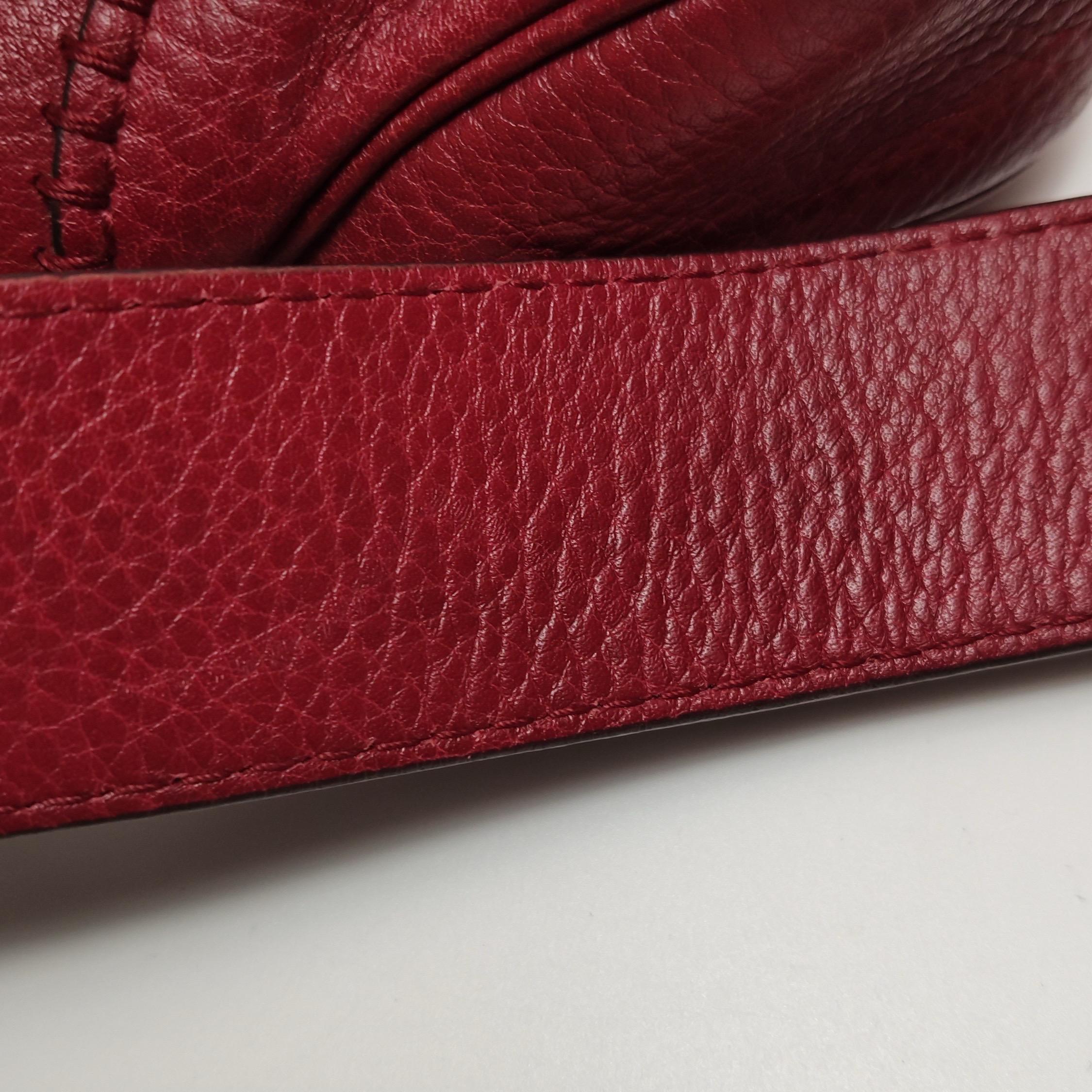 Gucci Jackie Medium Borsa a tracolla in pelle di vitello rossa in vendita 7