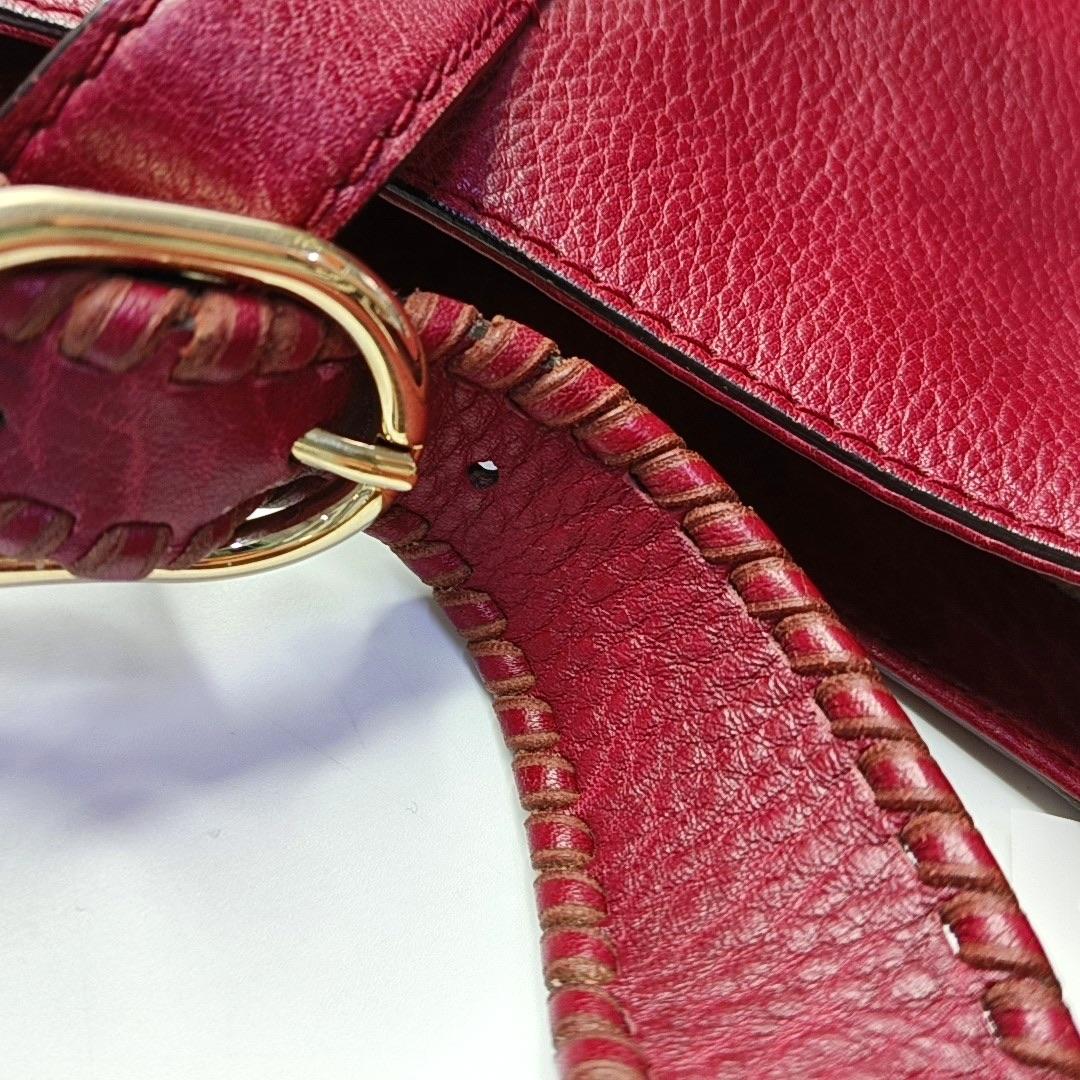 Gucci Jackie Medium Crossbody Bag en cuir de veau rouge en vente 8