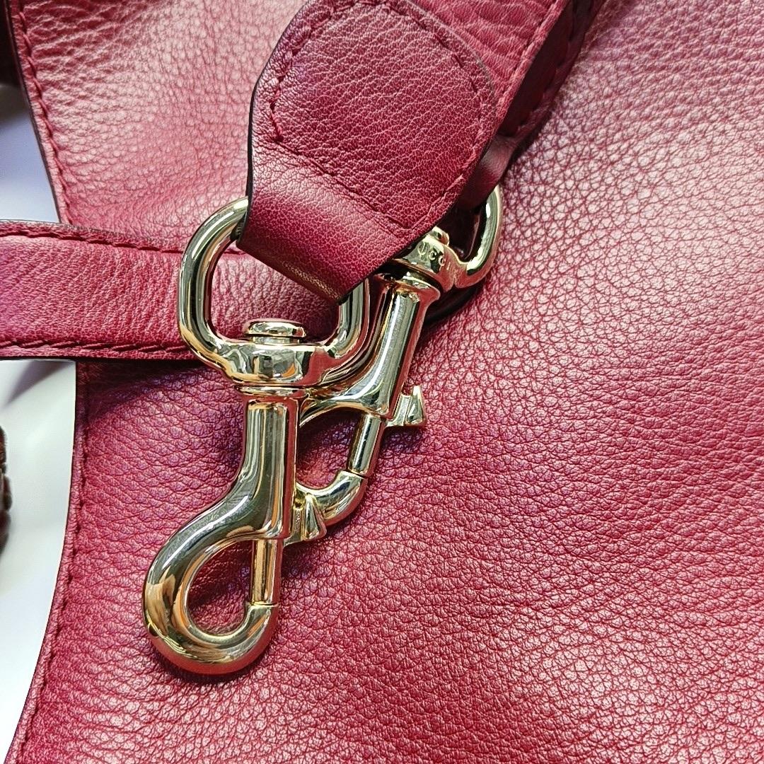 Gucci Jackie Medium Crossbody Bag en cuir de veau rouge en vente 9